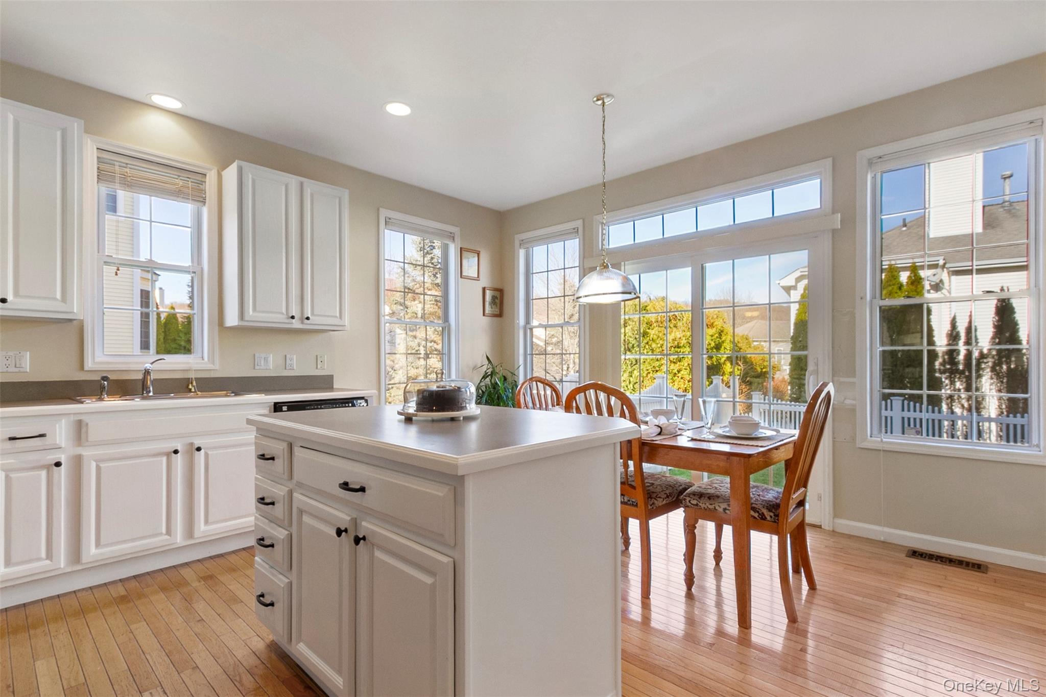 #8 photo, 79 Landmark Court, White Plains , NY 10603