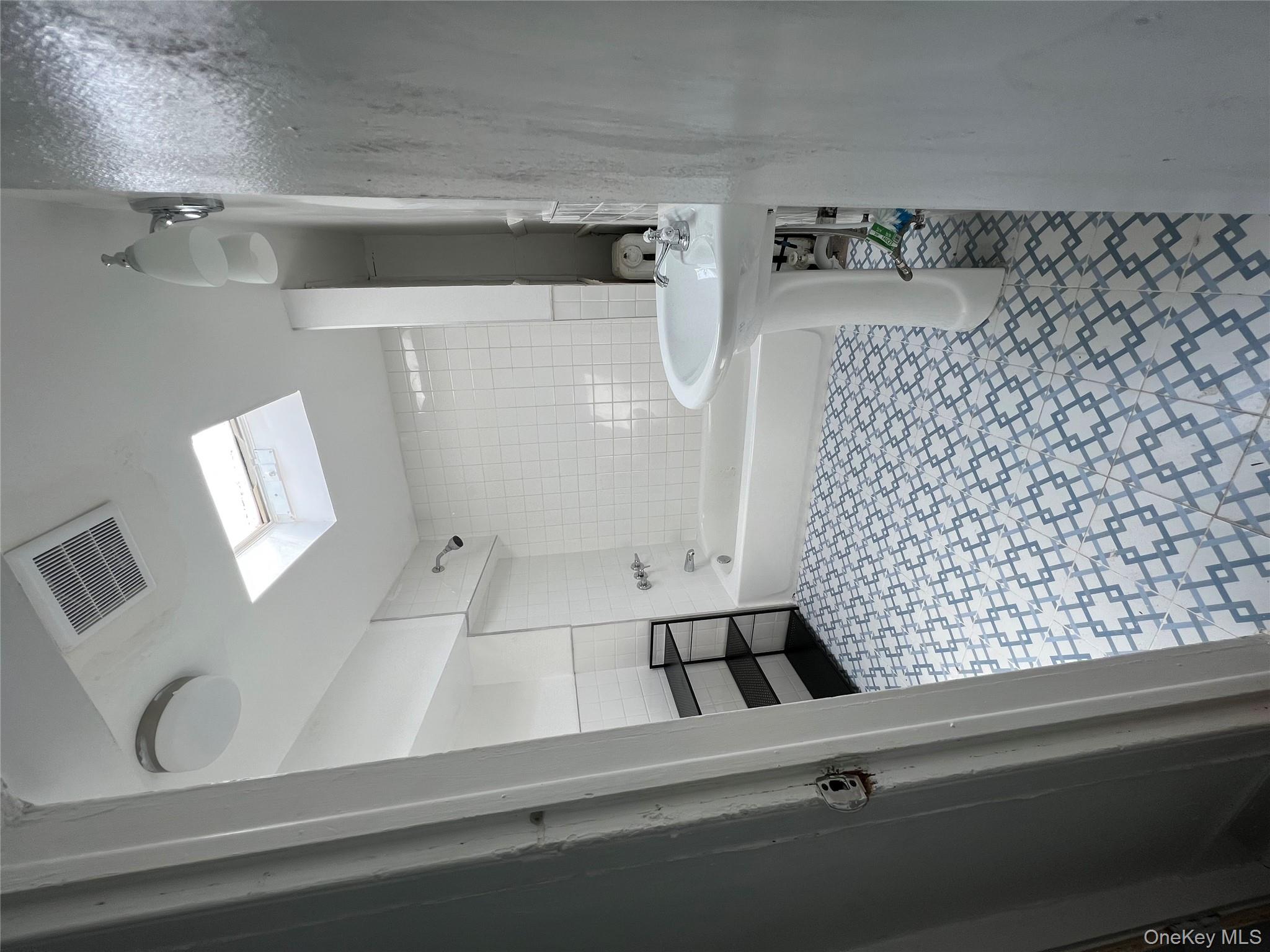 #14 photo, 282 Grand Street, 纽约州 Newburgh , NY 12550