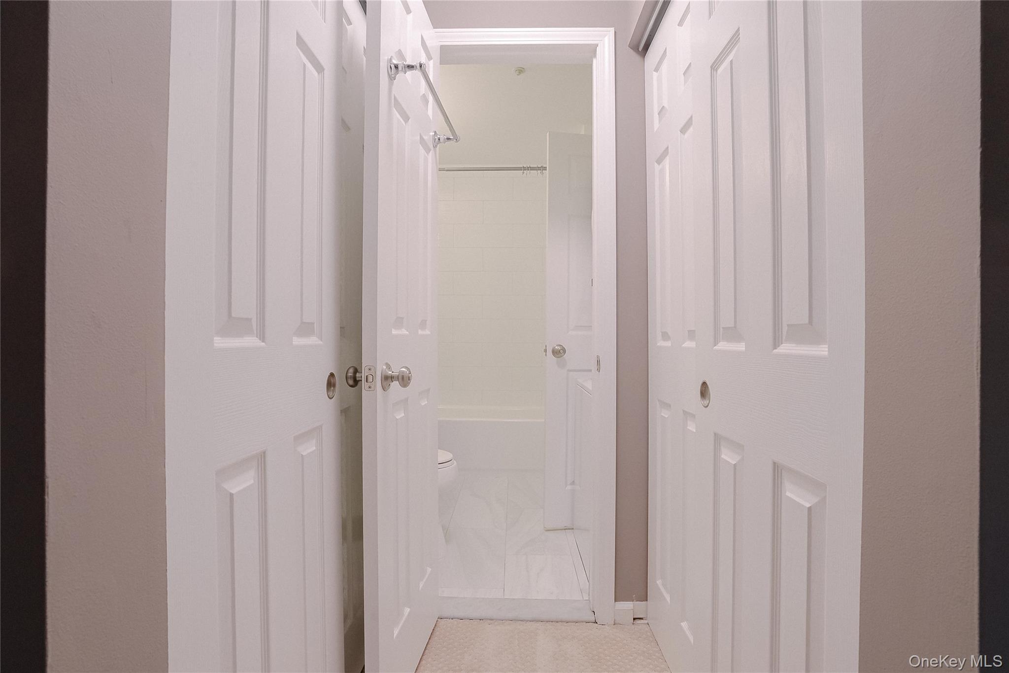 #10 photo, 203 Park Ridge Lane, White Plains , NY 10603