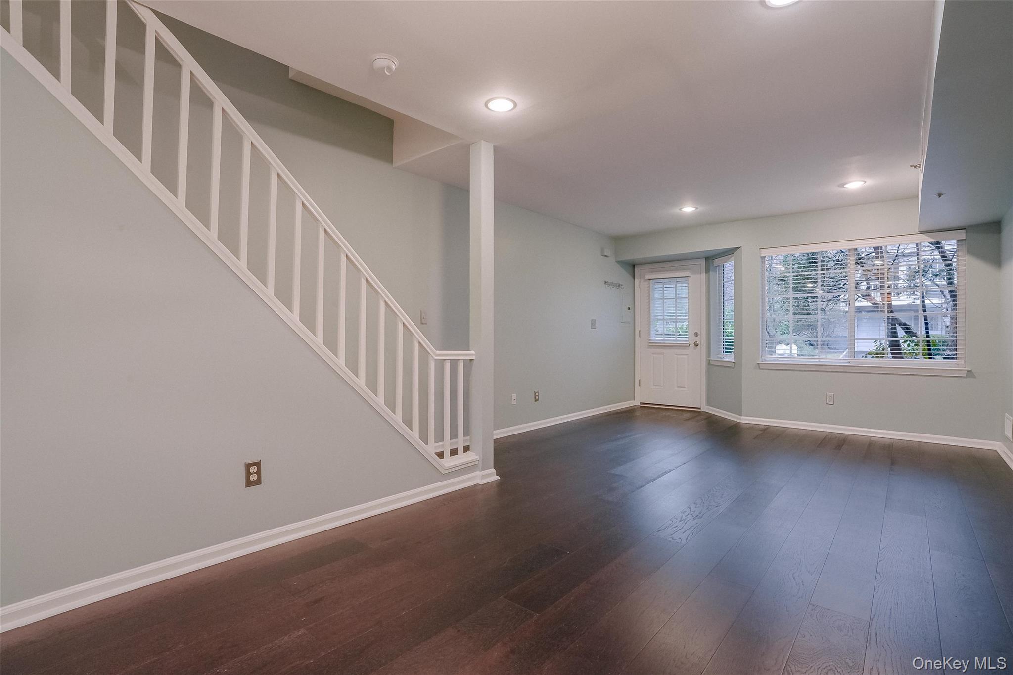 #16 photo, 203 Park Ridge Lane, White Plains , NY 10603