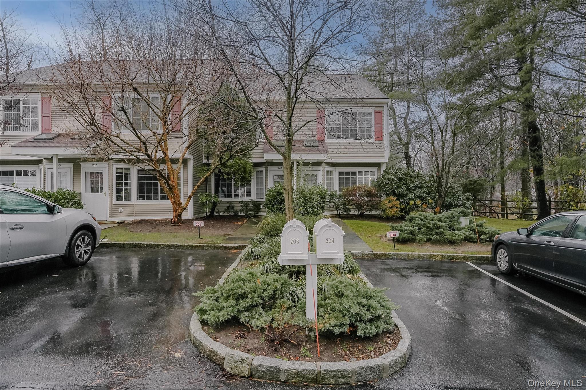 #2 photo, 203 Park Ridge Lane, White Plains , NY 10603