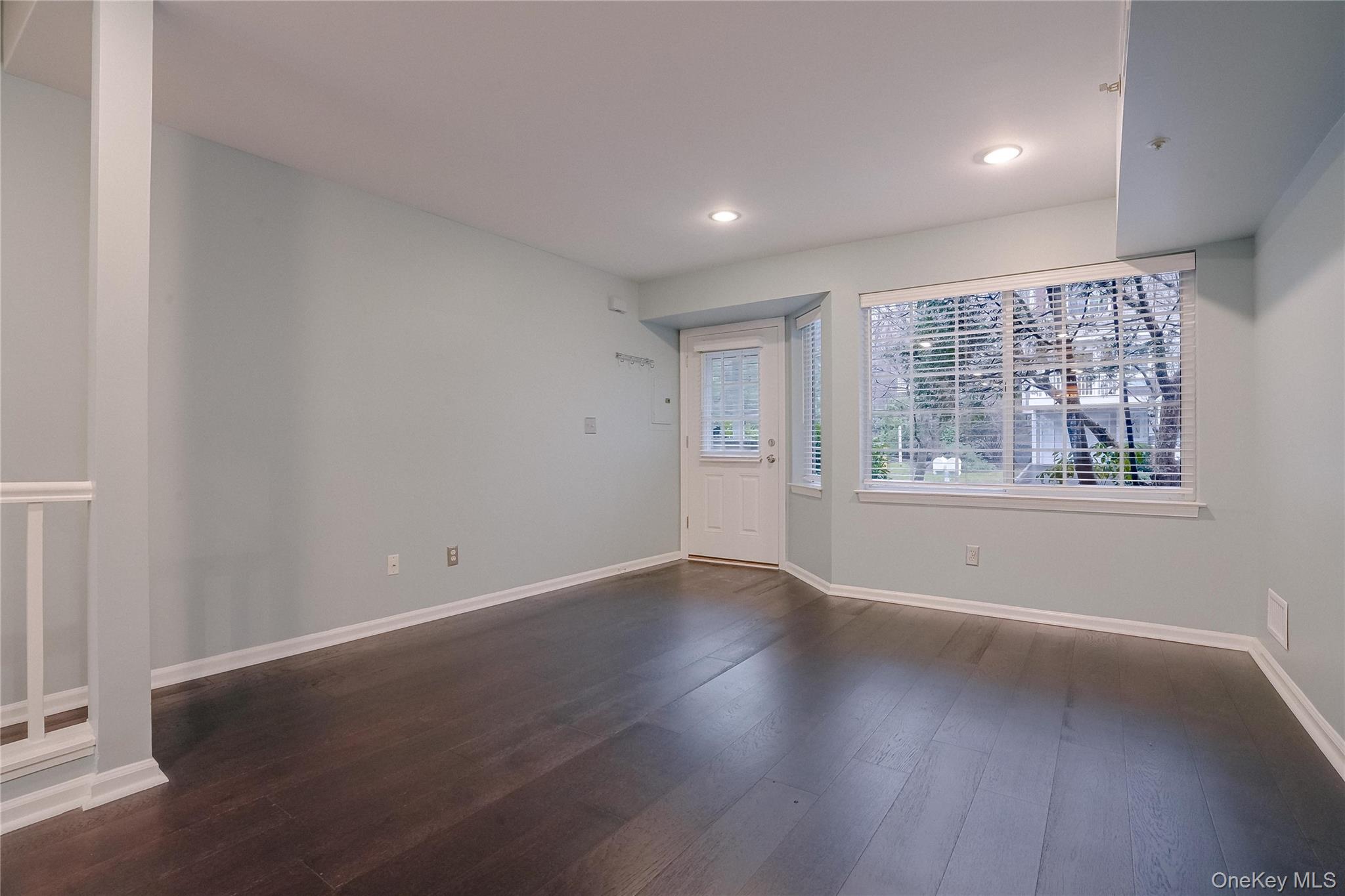 #20 photo, 203 Park Ridge Lane, White Plains , NY 10603