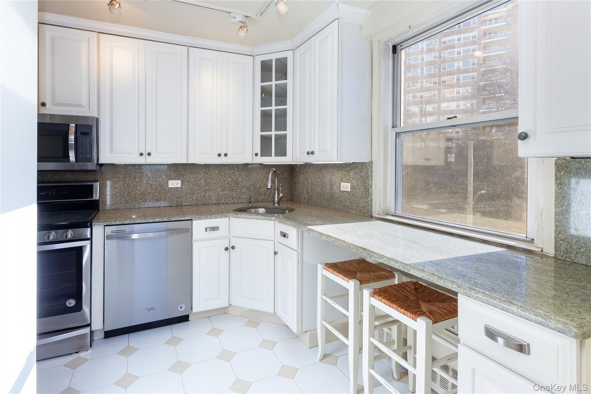 #11 photo, 2621 Palisade Avenue, ब्रोंक्स Bronx , NY 10463