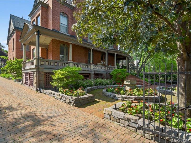 #2 photo, 605 North Broadway, 纽约州 Call Listing Agent , NY 12866