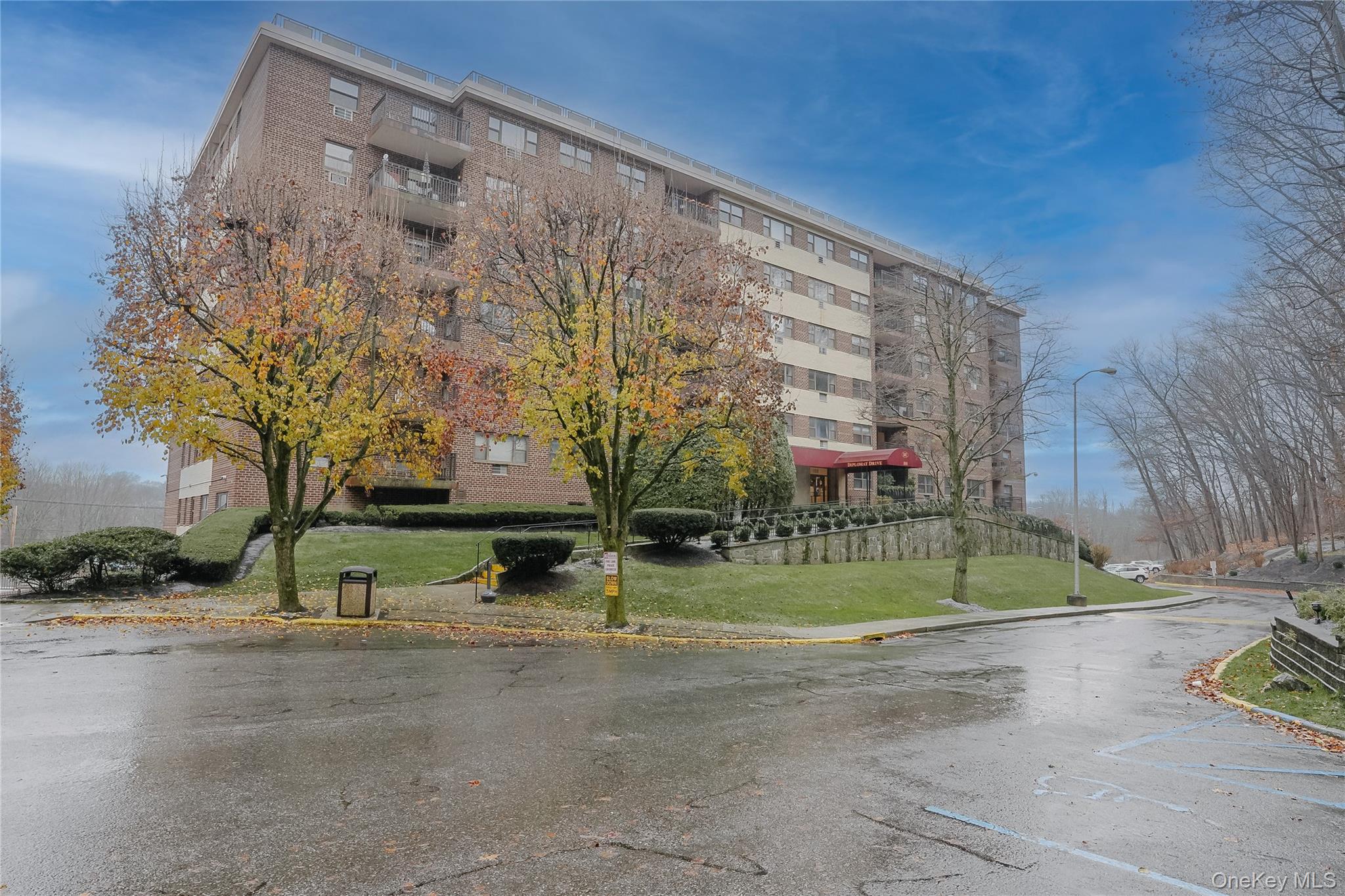 #2 photo, 100 Diplomat Drive, 纽约州 Mount Kisco , NY 10549