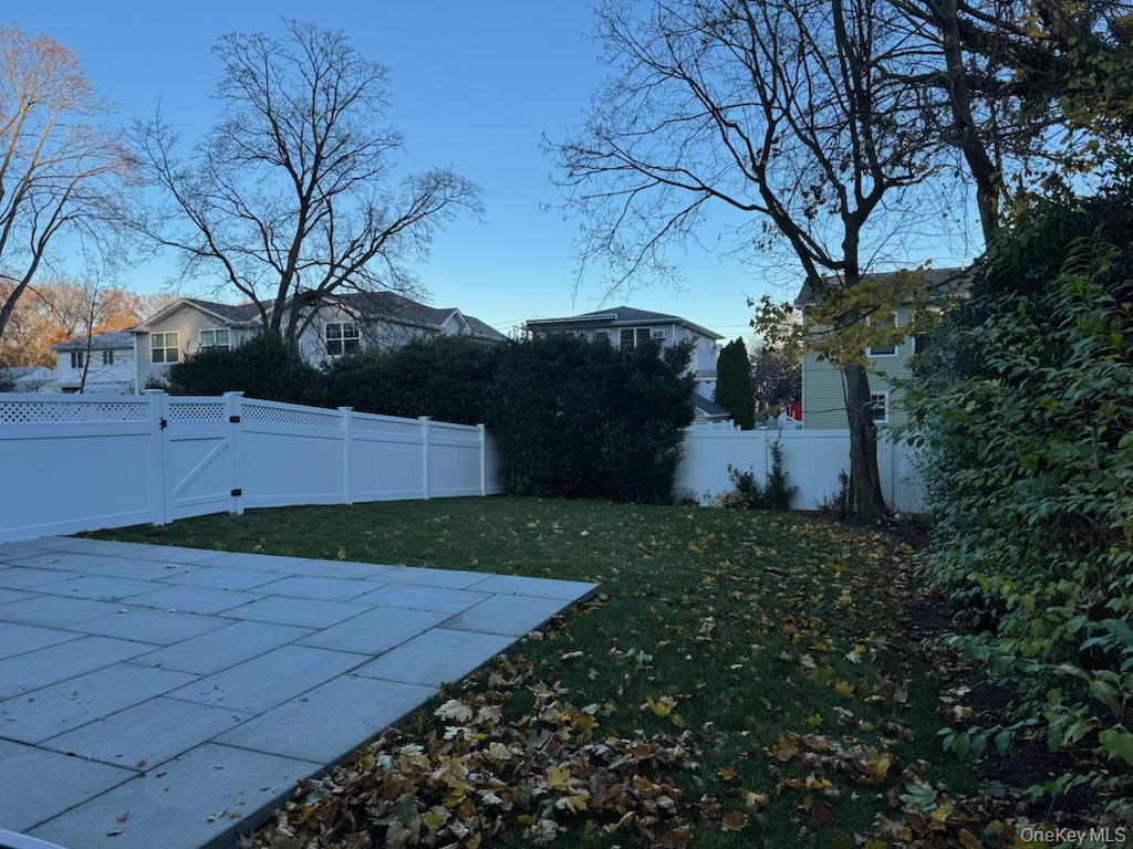 #12 photo, 36 Dunes Lane, 롱 아일랜드 Port Washington , NY 11050