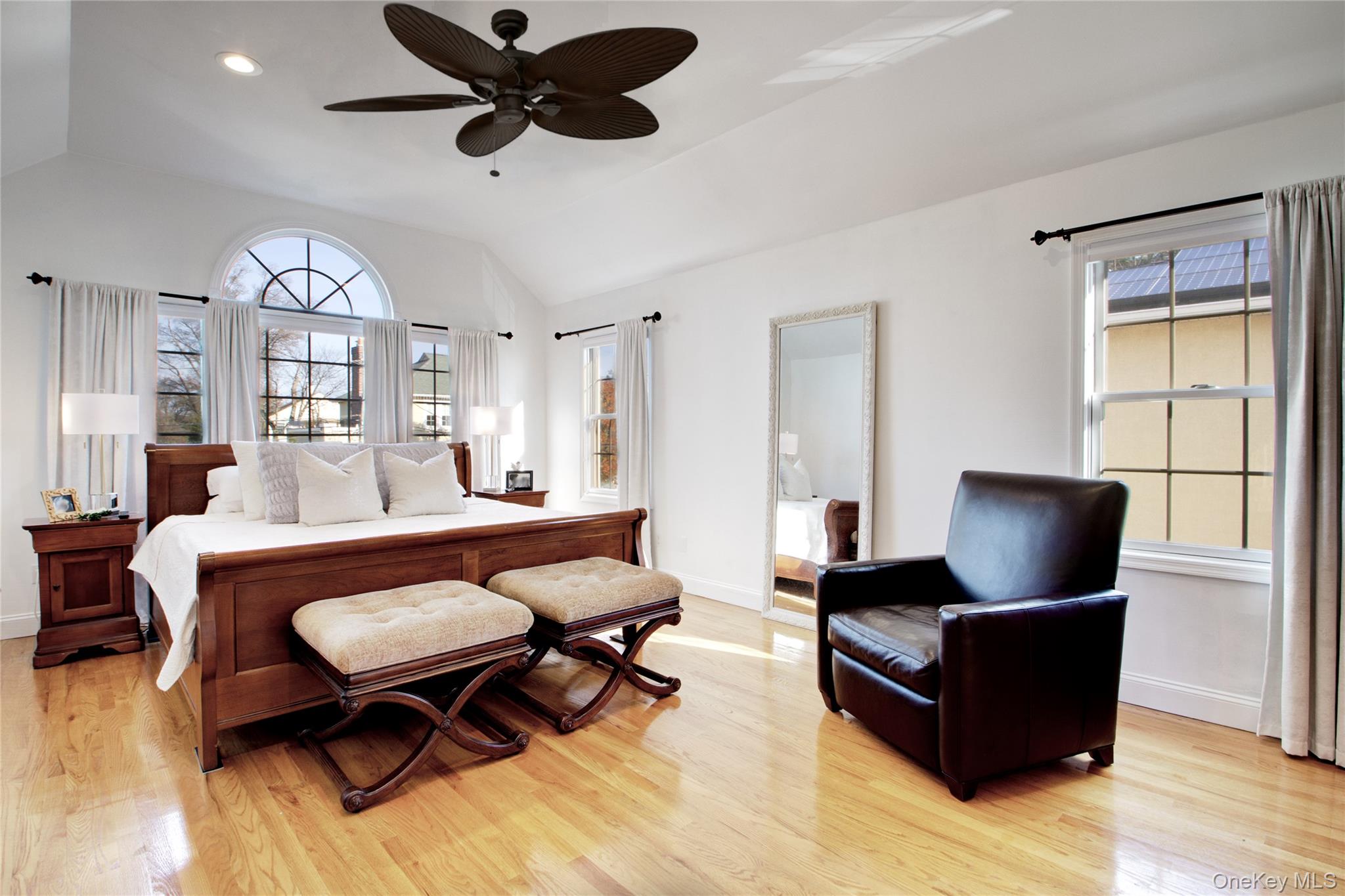 #19 photo, 42 Mora Court, Manhasset , NY 11030