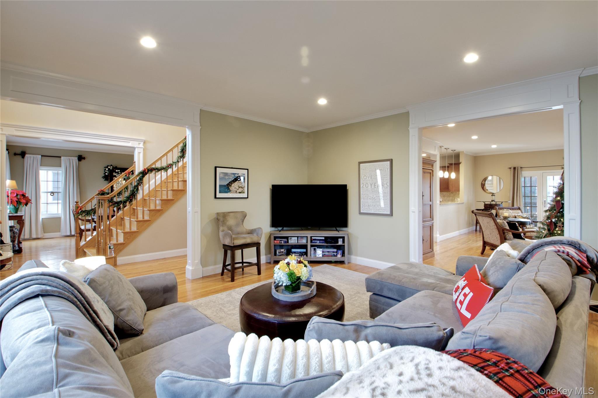 #6 photo, 42 Mora Court, Manhasset , NY 11030