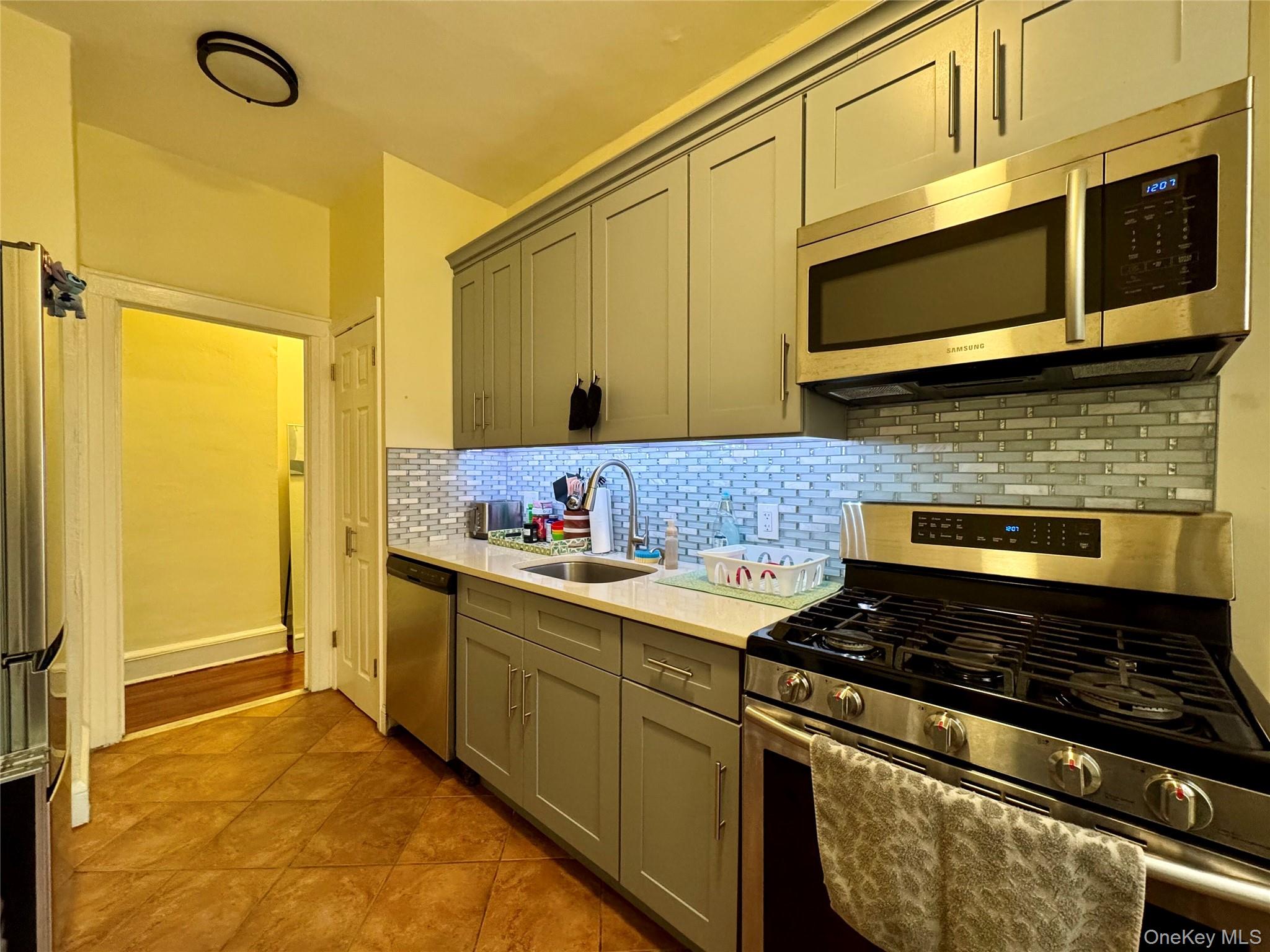 #11 photo, 83-64 Talbot Street, קווינס Kew Gardens , NY 11415