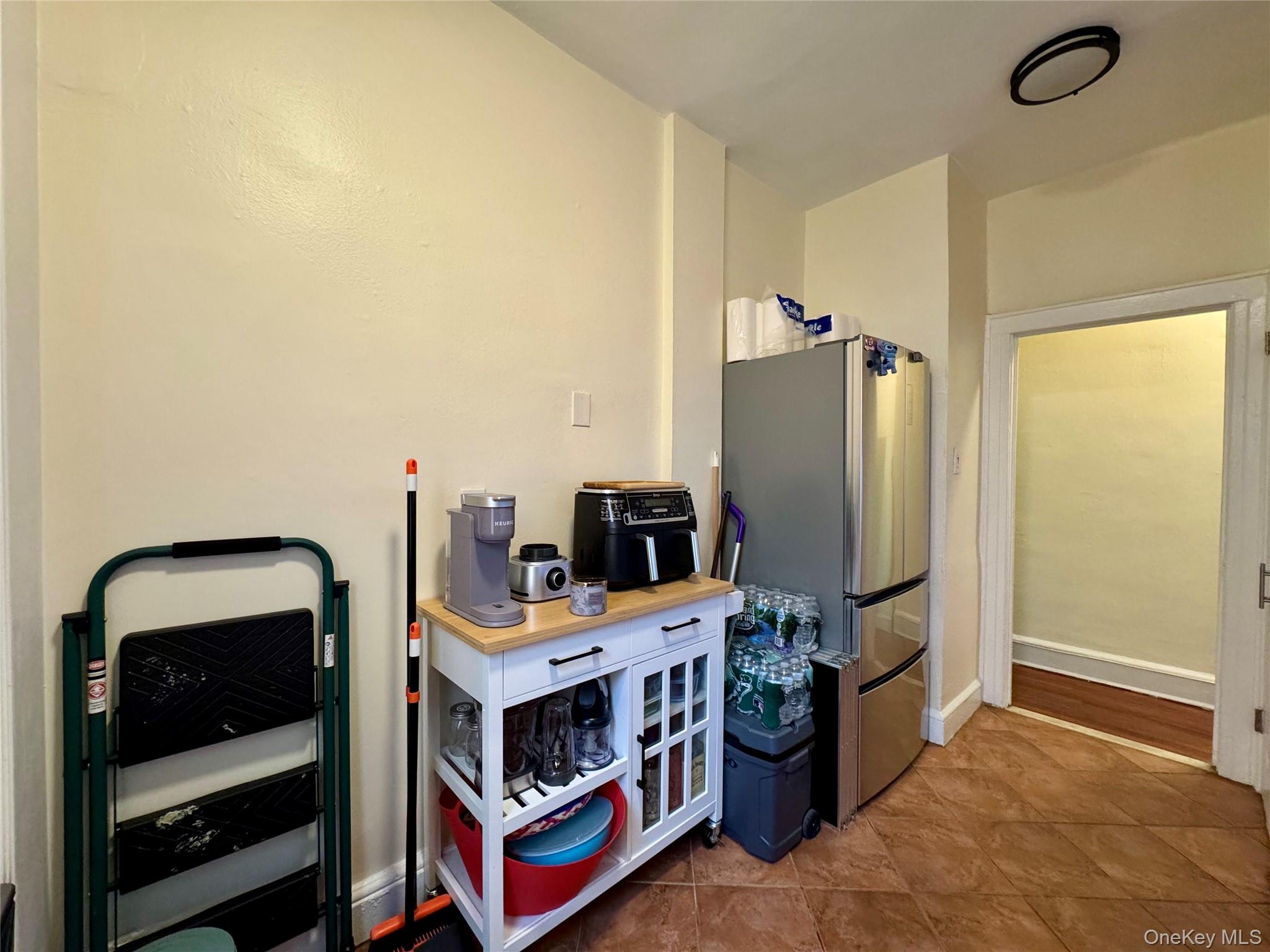 #12 photo, 83-64 Talbot Street, קווינס Kew Gardens , NY 11415