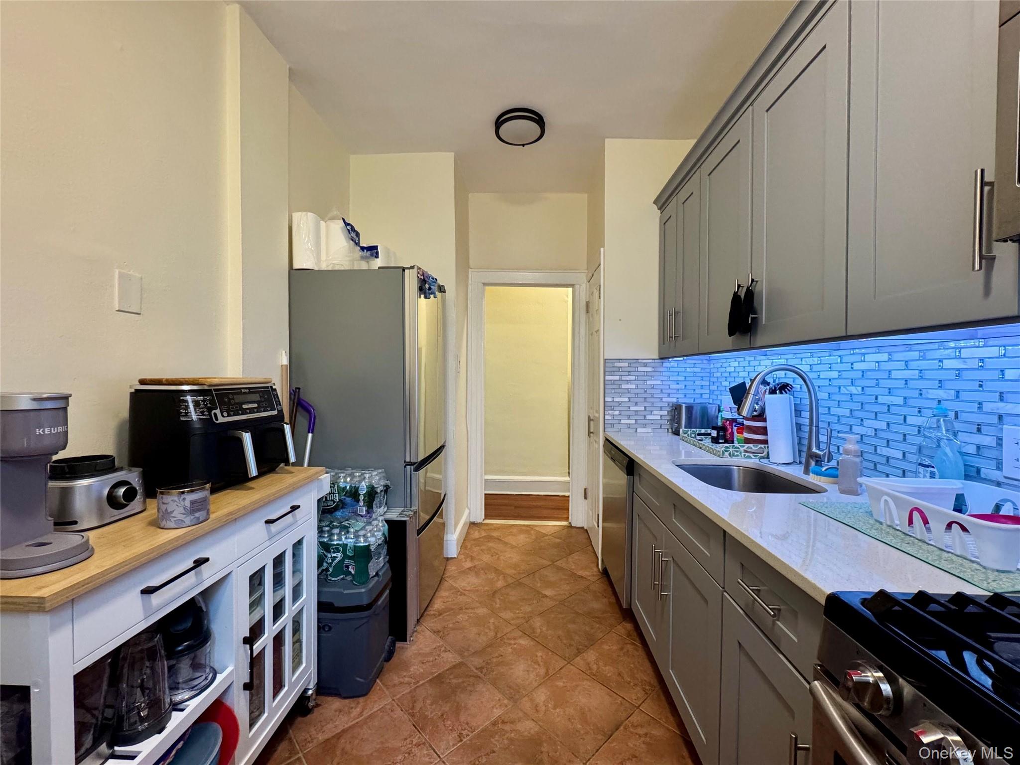 #13 photo, 83-64 Talbot Street, קווינס Kew Gardens , NY 11415