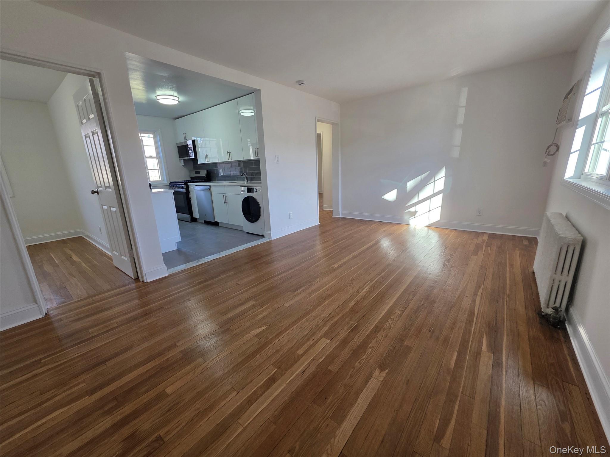 #1 photo, 223-17 69th Avenue, 뉴욕퀸즈 Oakland Gardens , NY 11364