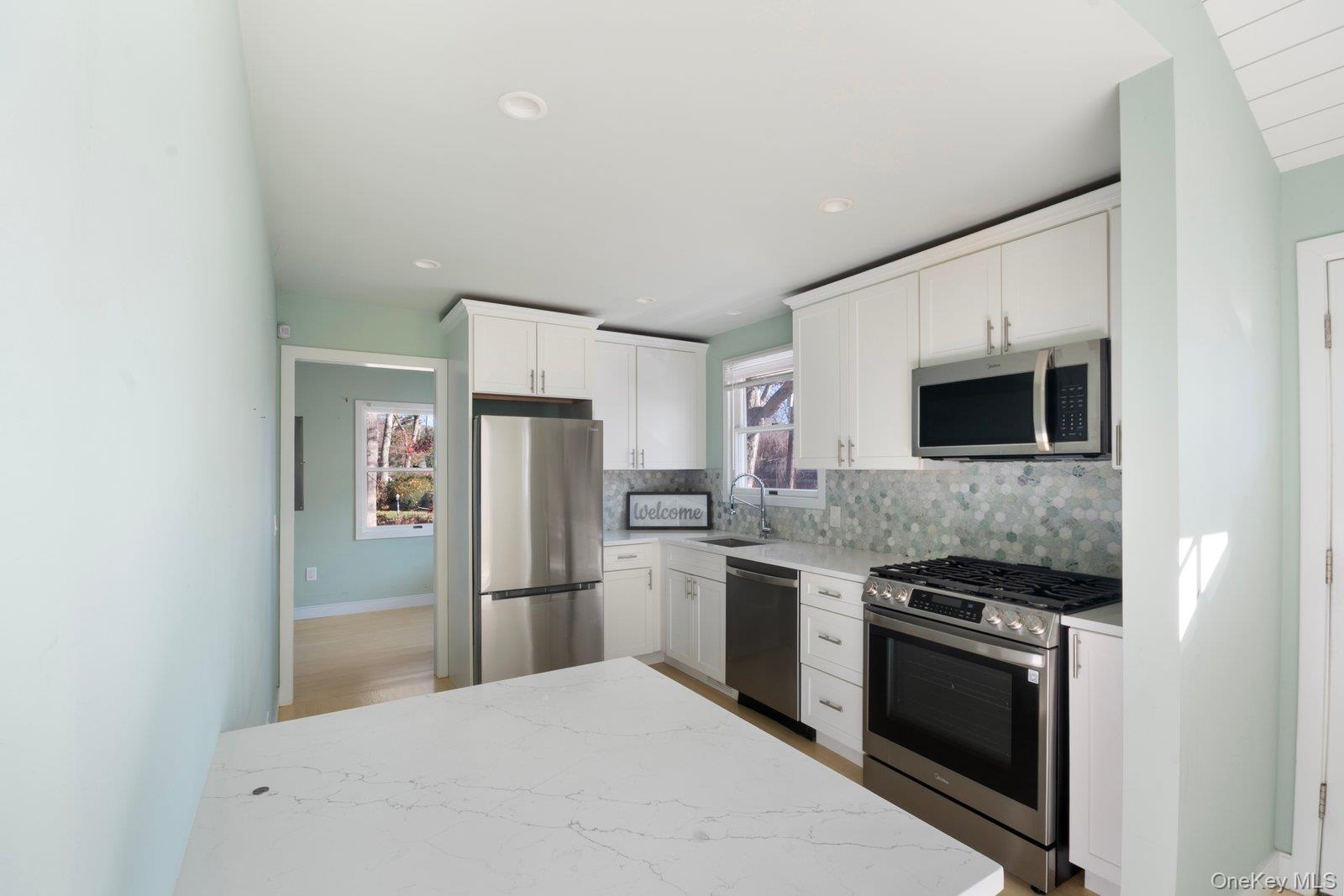 #20 photo, 16 Overbrook Street, سوفولك Riverhead , NY 11901