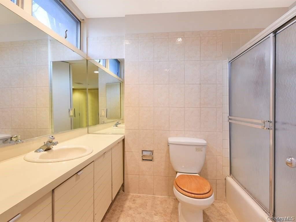 #11 photo, 130 S Middle Neck Road, Great Neck , NY 11021