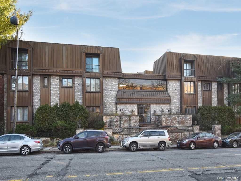 #16 photo, 130 S Middle Neck Road, Great Neck , NY 11021