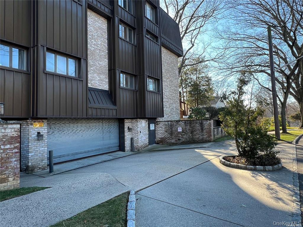 #4 photo, 130 S Middle Neck Road, Great Neck , NY 11021