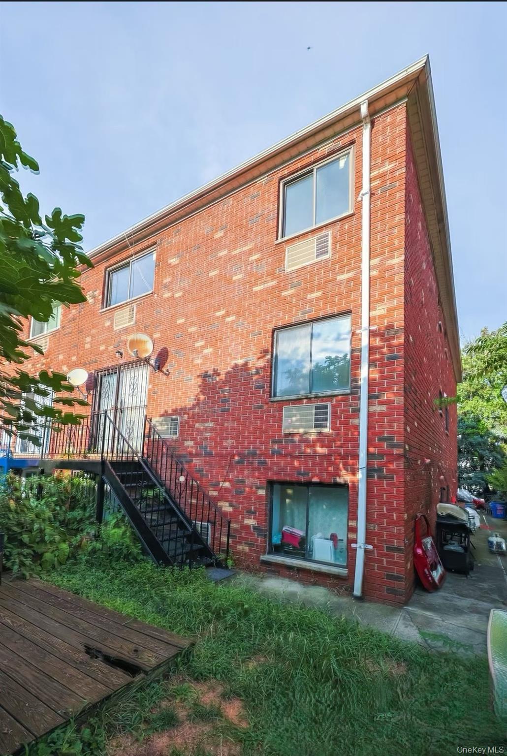 #9 photo, 541 Logan Avenue, 브롱크스 Bronx , NY 10465