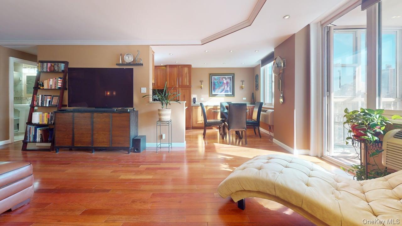 #10 photo, 118-17 Union Turnpike, Forest Hills , NY 11375