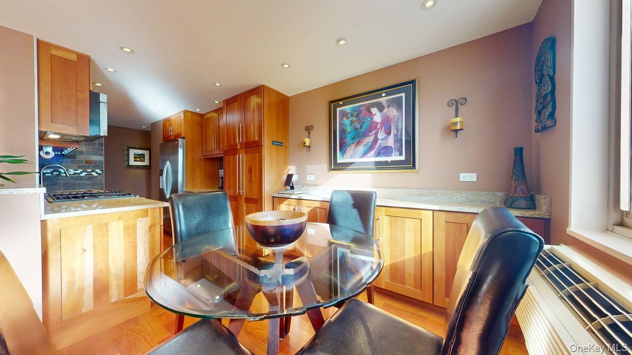 #16 photo, 118-17 Union Turnpike, Forest Hills , NY 11375