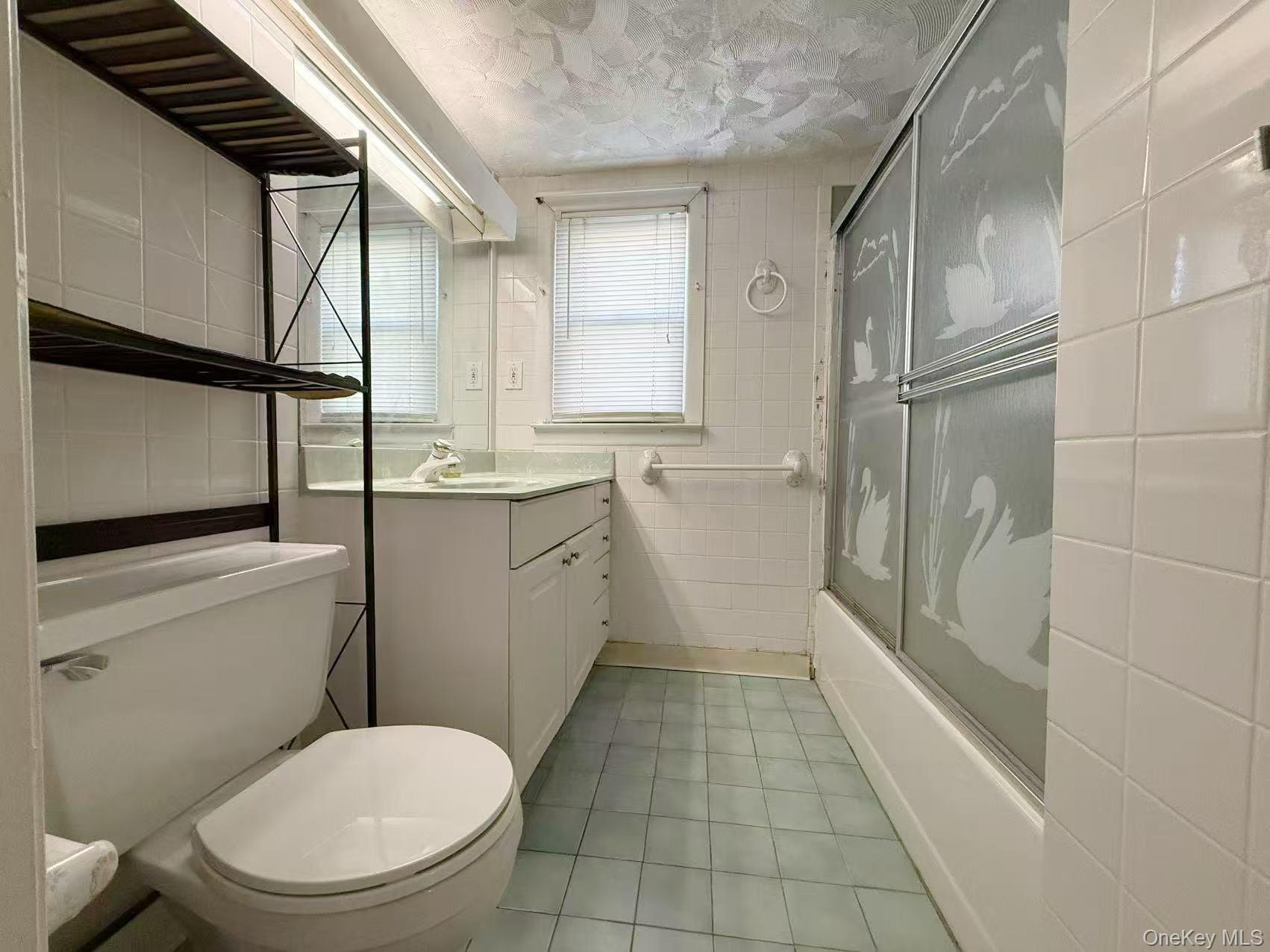 #13 photo, 69 Glenmore Avenue, מחוז נסאו Hempstead , NY 11550