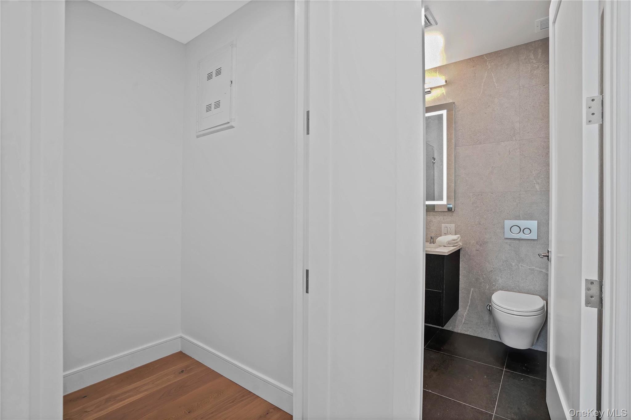 #11 photo, 21-31 Shore Boulevard, קווינס Astoria , NY 11105