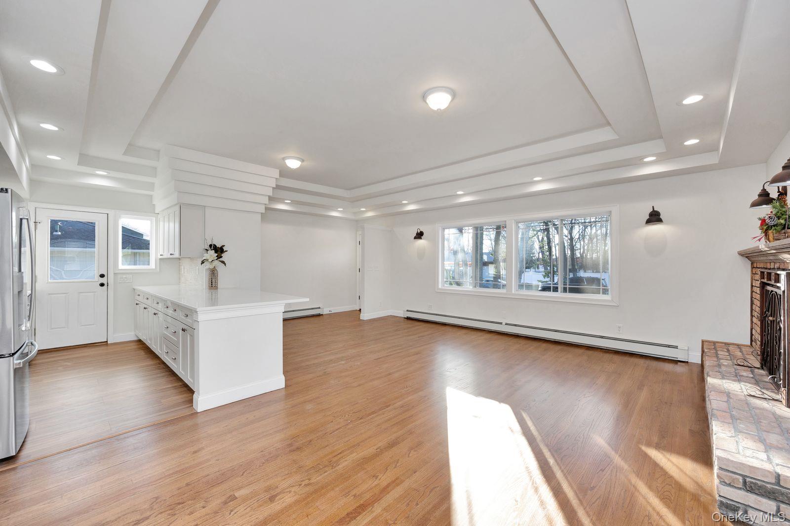 #10 photo, 259 Harrison Avenue, سوفولك Miller Place , NY 11764