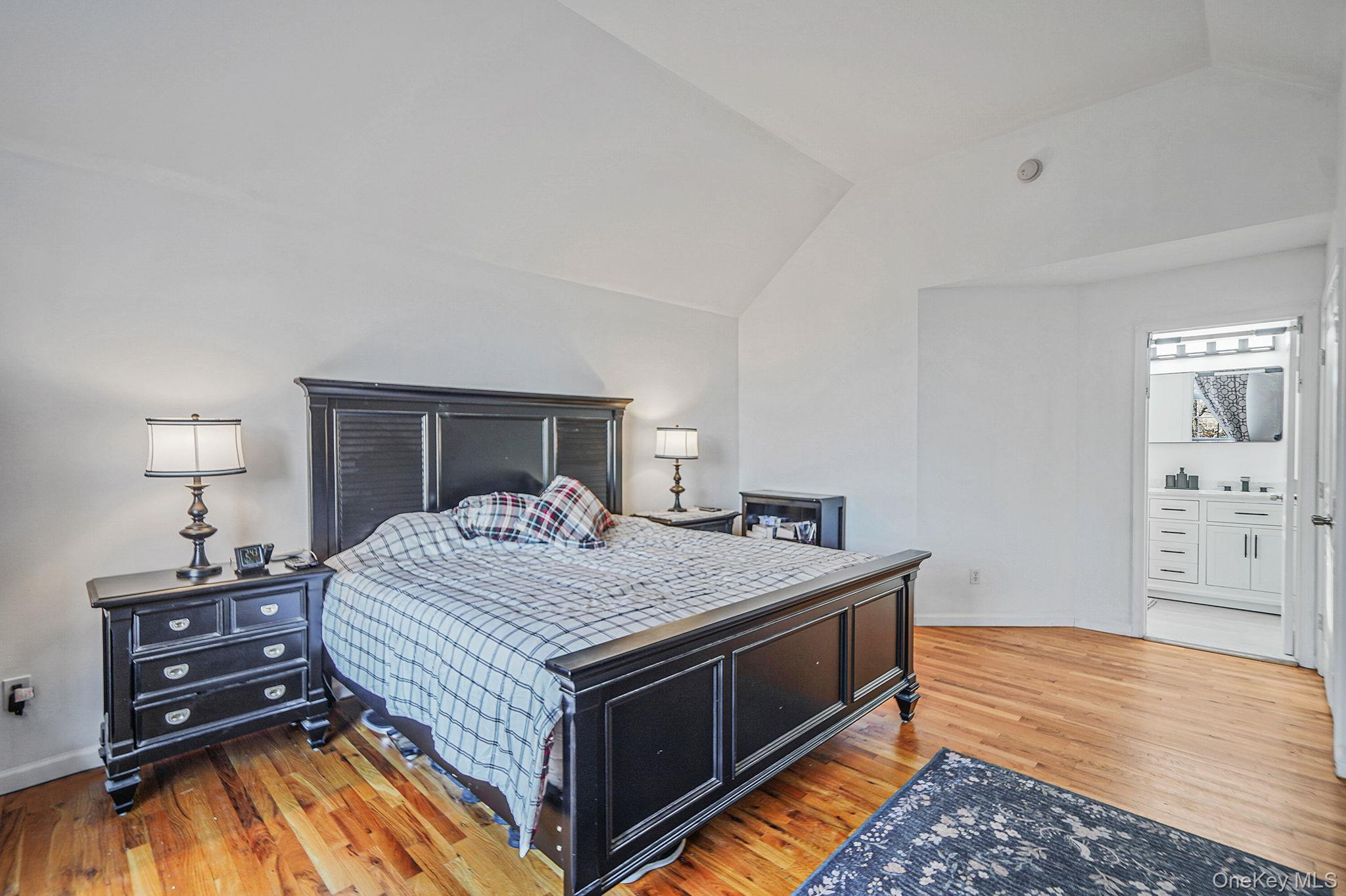 #20 photo, 194 Oxhead Road, מחוז סאפוק Centereach , NY 11720