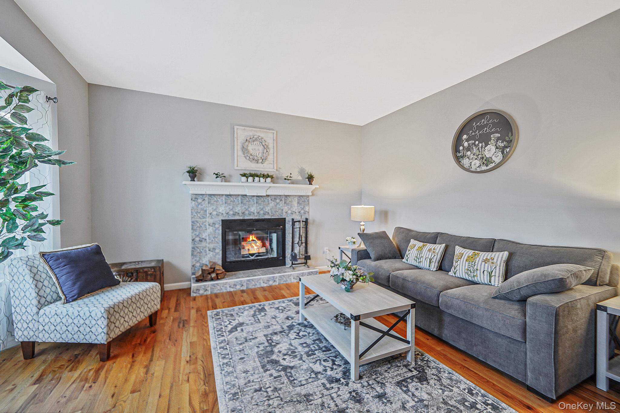 #4 photo, 194 Oxhead Road, מחוז סאפוק Centereach , NY 11720