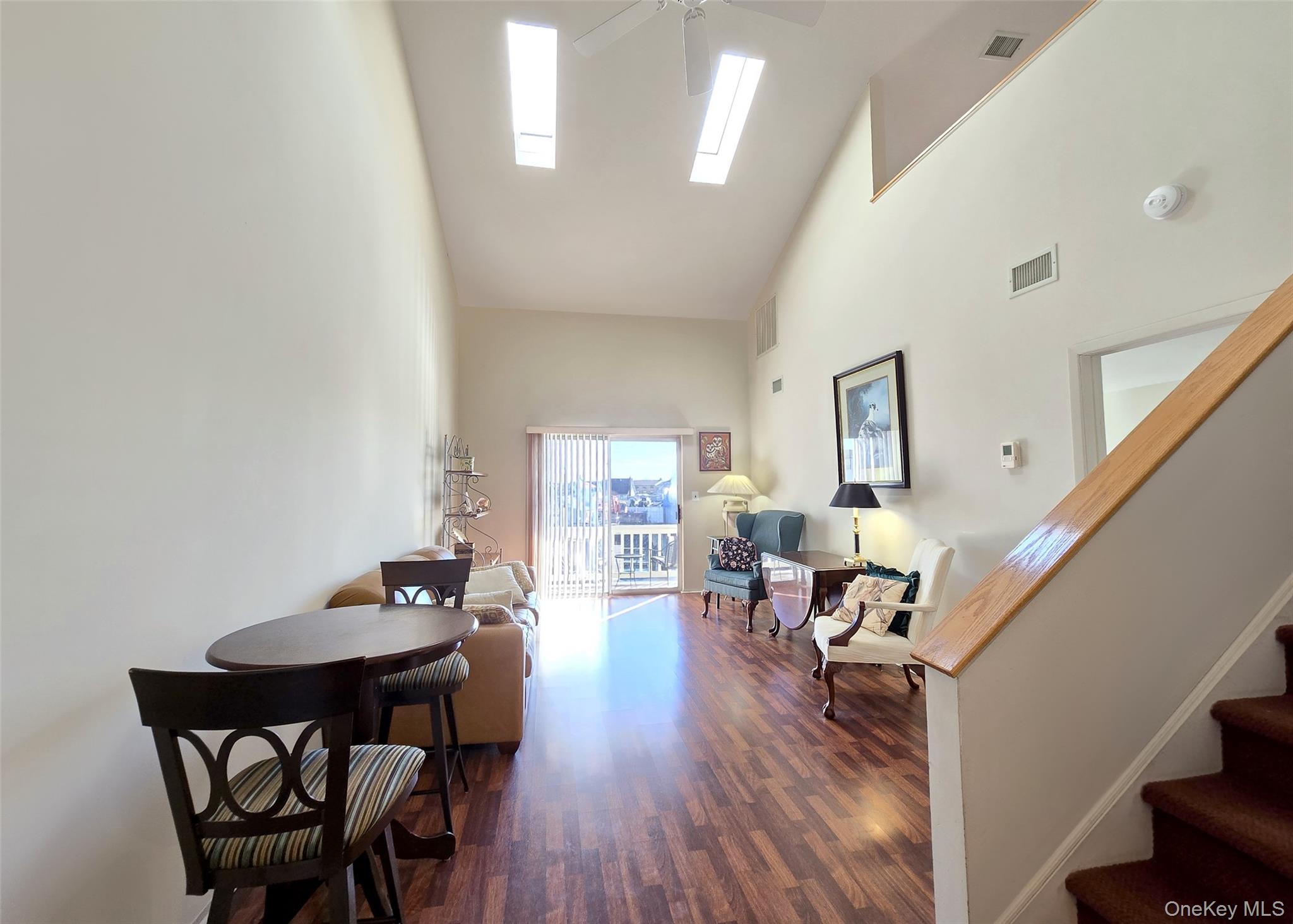 #6 photo, 47 Anchor Street, नासाउ काउंटी Freeport , NY 11520