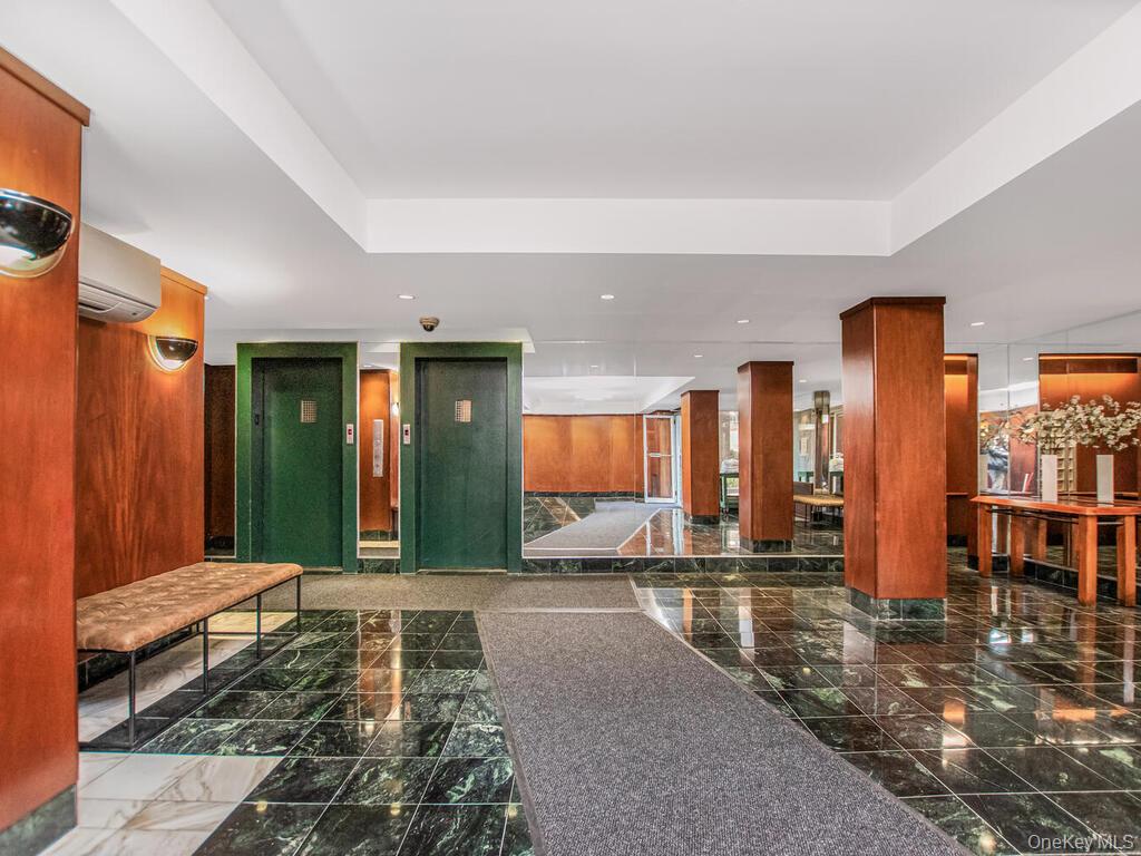 #2 photo, 3725 Henry Hudson Parkway, ब्रोंक्स Bronx , NY 10463