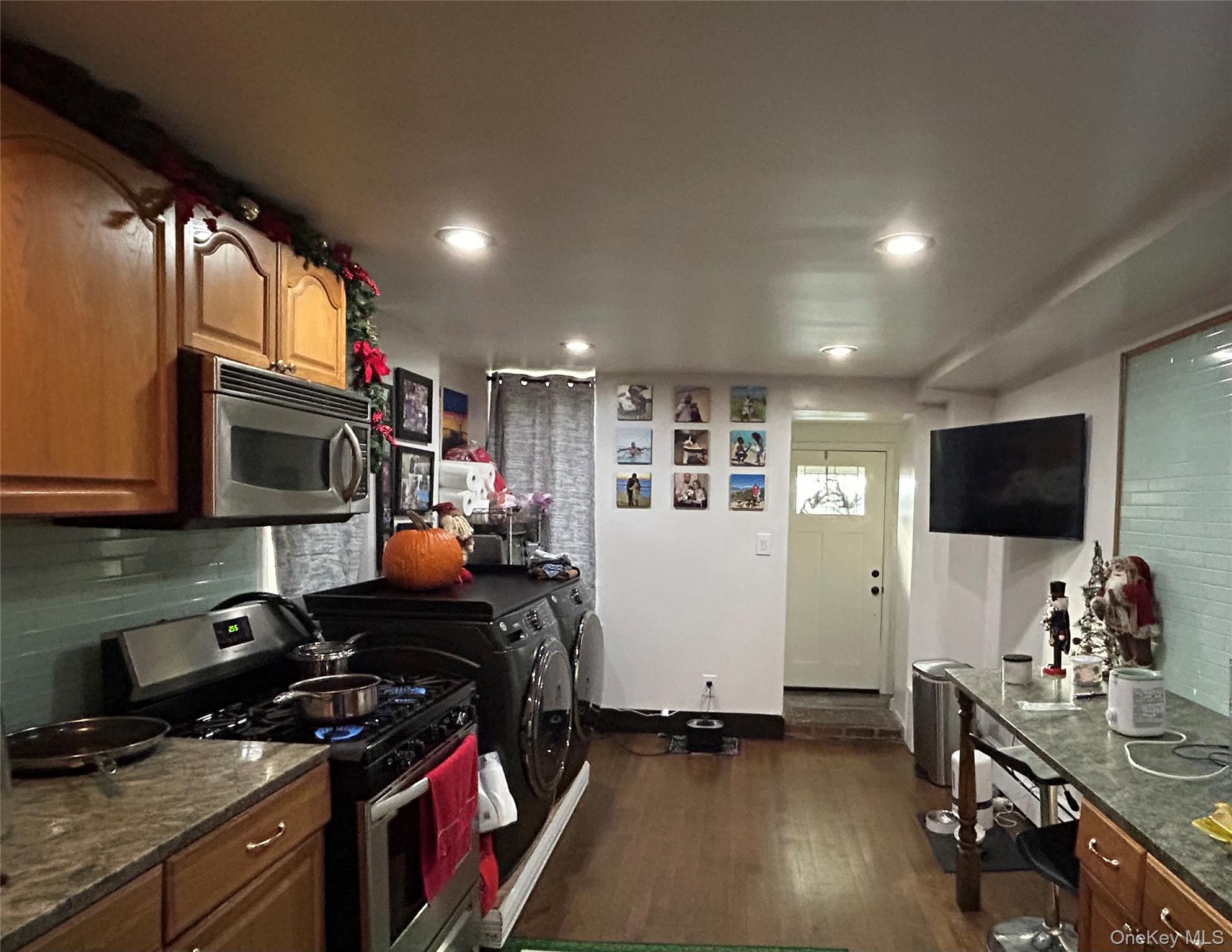 #11 photo, 1039 Calhoun Avenue, 브롱크스 Bronx , NY 10465