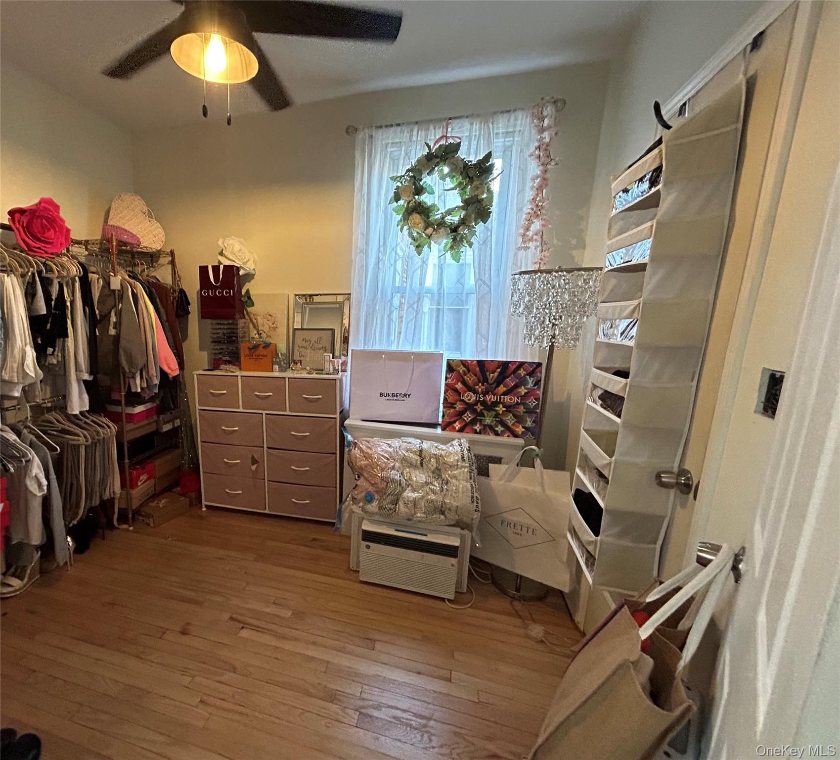 #2 photo, 1039 Calhoun Avenue, 브롱크스 Bronx , NY 10465