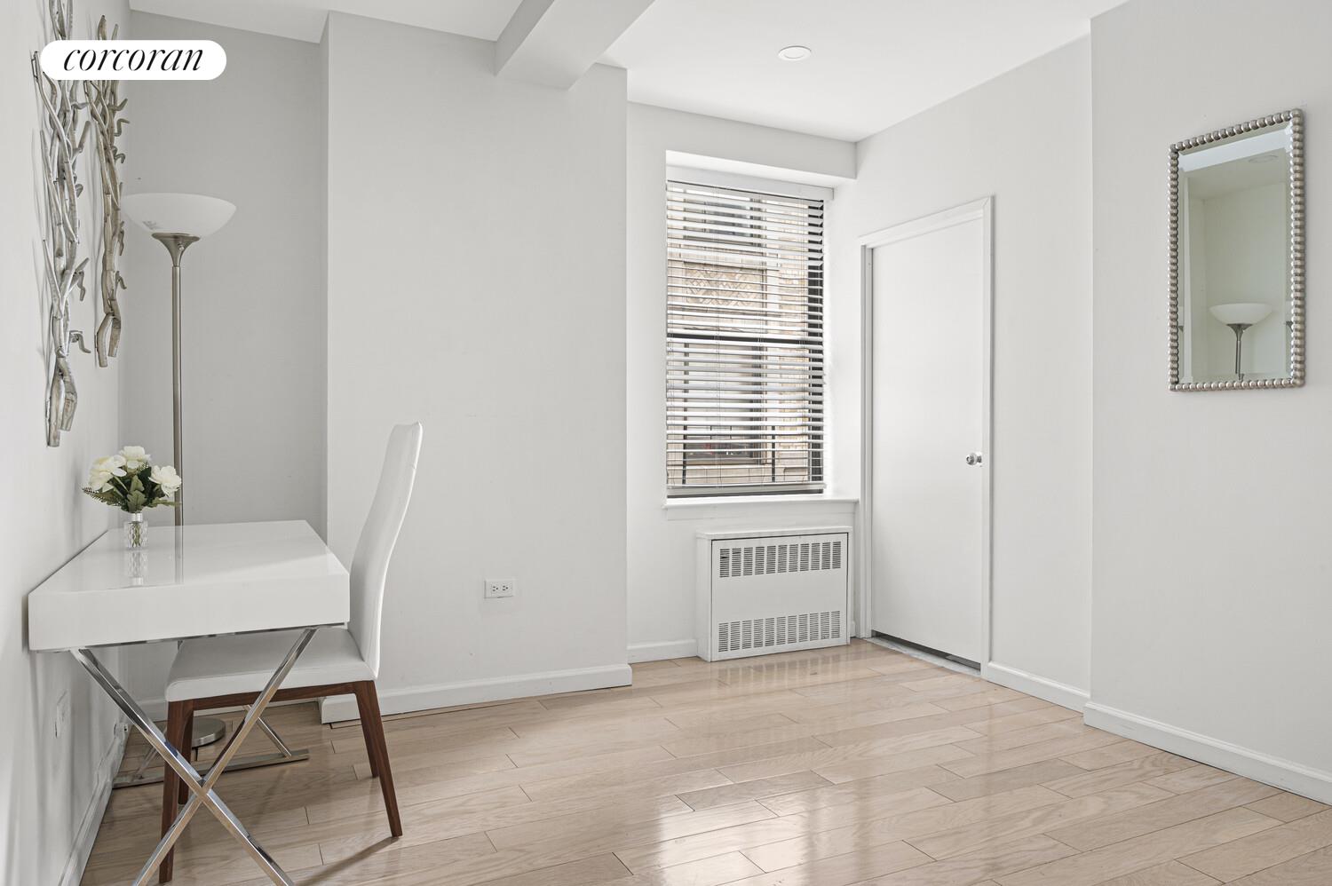 #4 photo, 150 W 51ST Street, मैनहटन Midtown , NY 10019