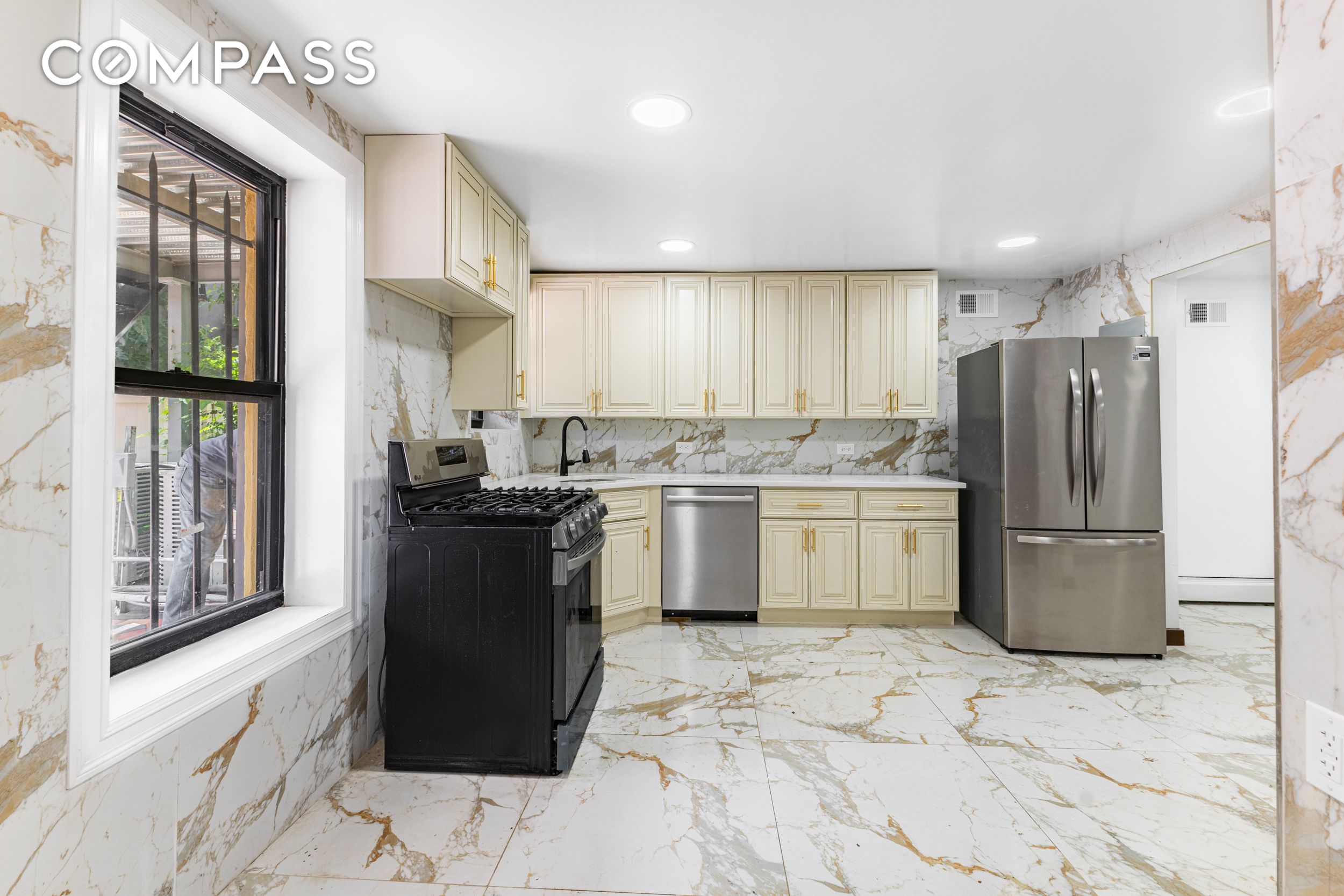 #13 photo, 902 Lafayette Avenue, ব্রুকলিন Bedford-Stuyvesant , NY 11221