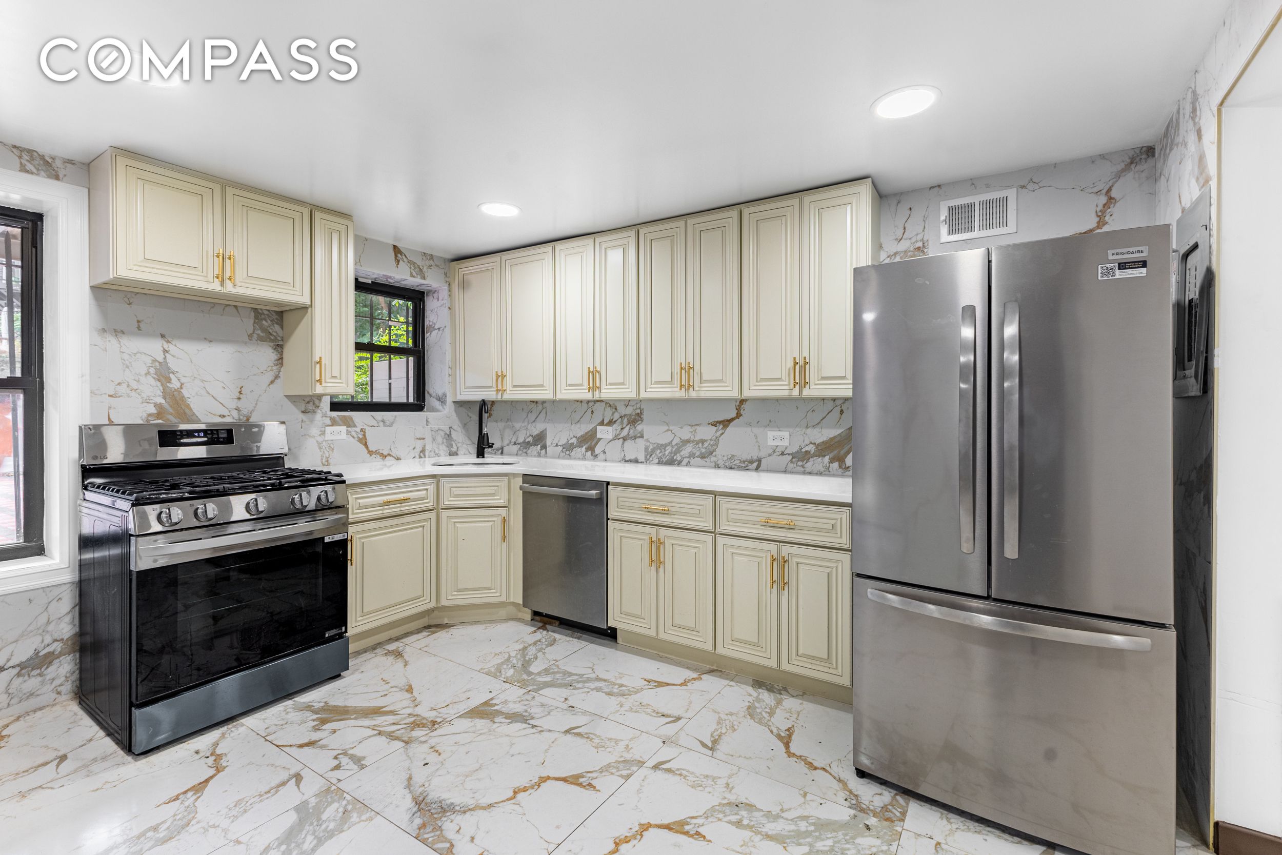 #14 photo, 902 Lafayette Avenue, ব্রুকলিন Bedford-Stuyvesant , NY 11221