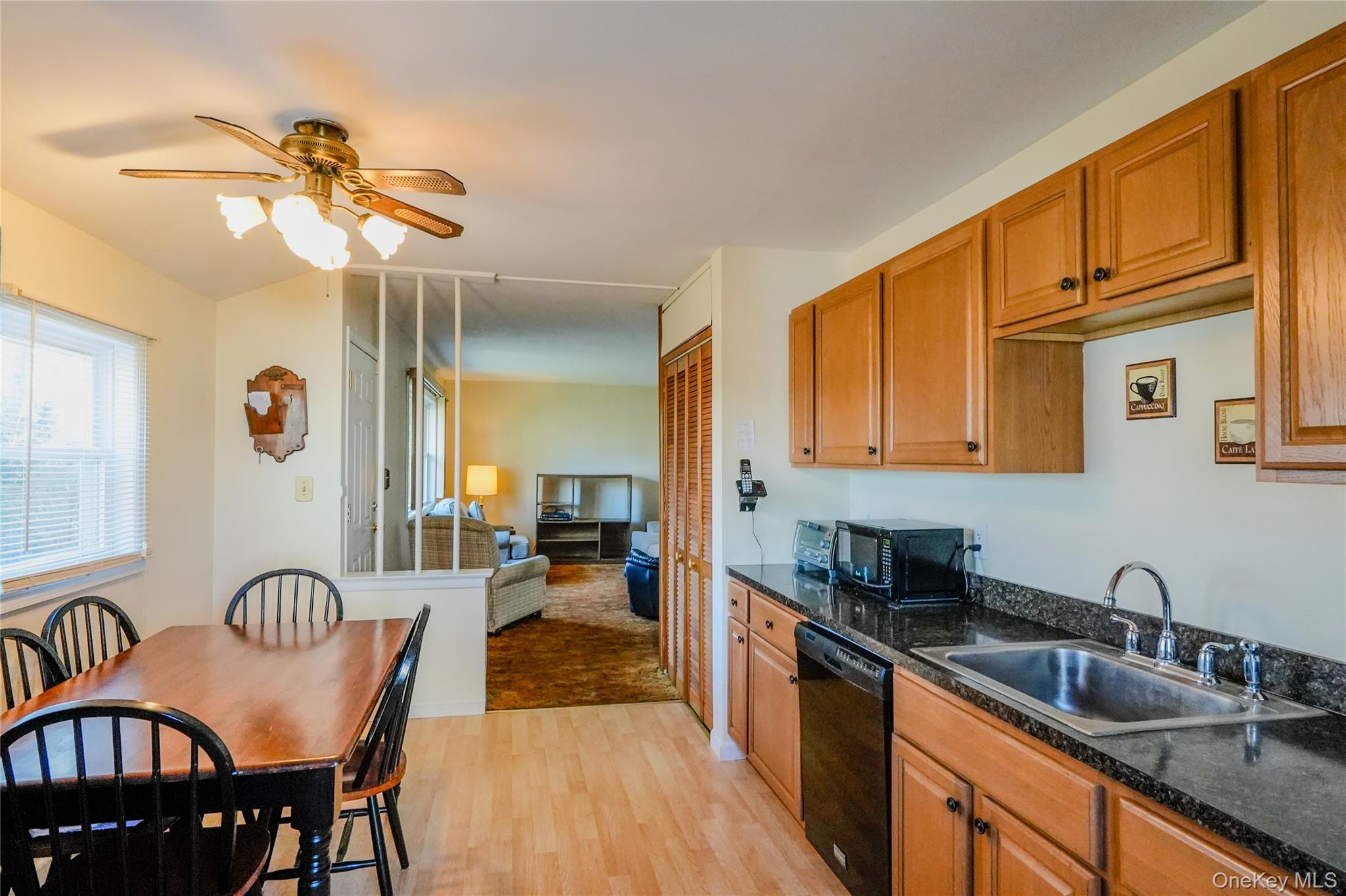 #5 photo, 170 Sugarwood Lane, מחוז סאפוק Central Islip , NY 11722