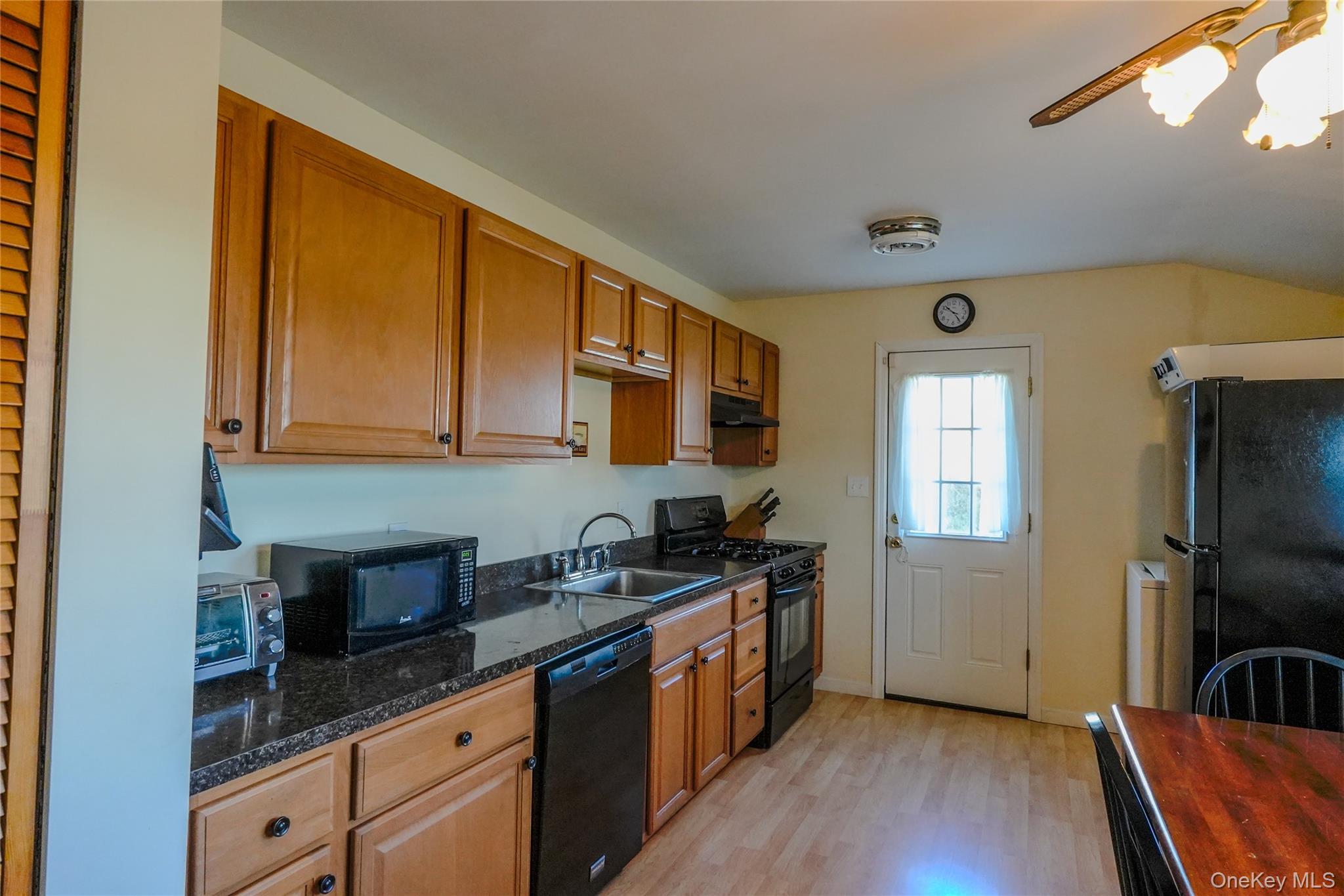 #7 photo, 170 Sugarwood Lane, מחוז סאפוק Central Islip , NY 11722