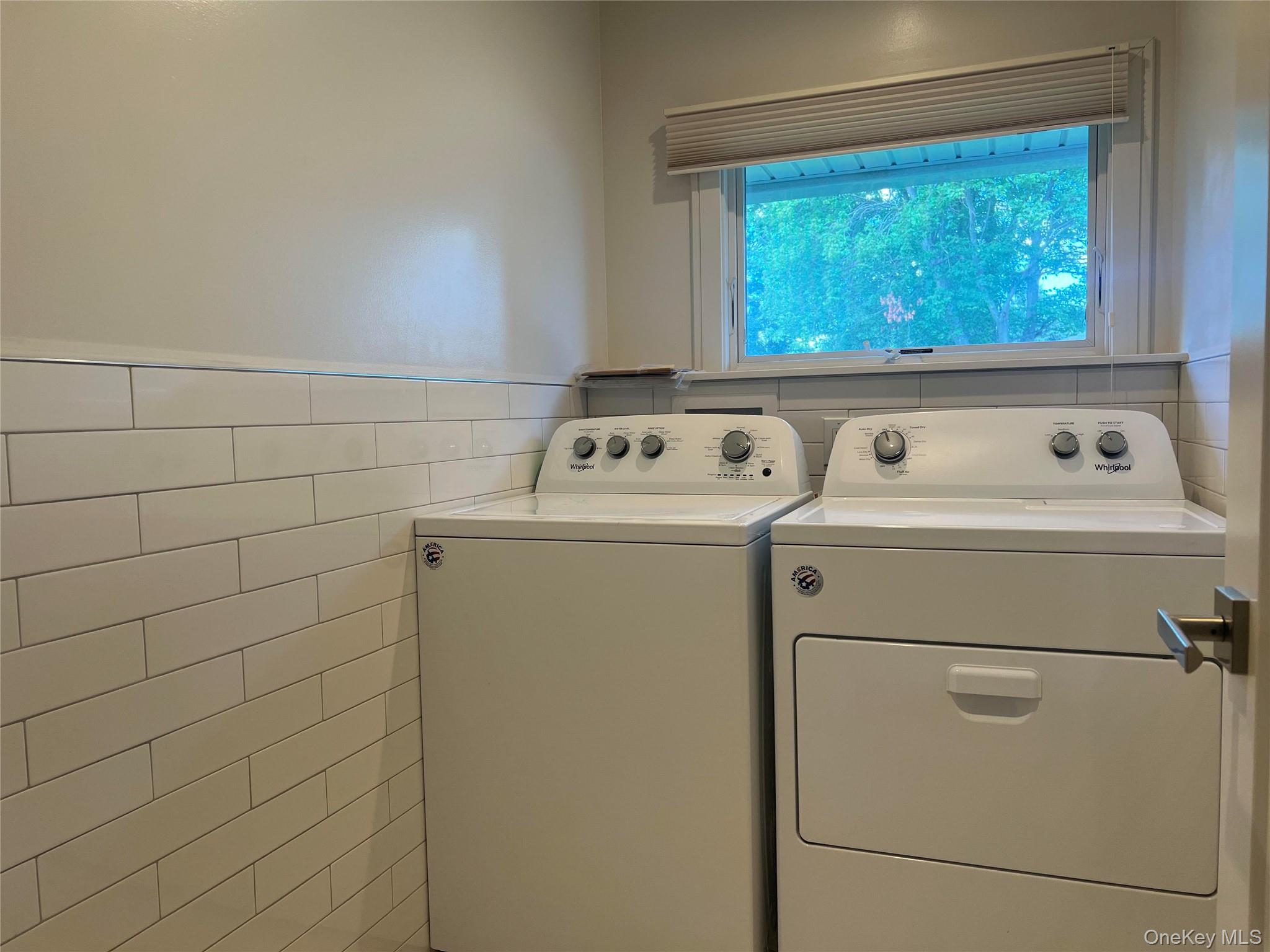 #19 photo, 292 Acre Lane, हिक्सविले Hicksville , NY 11801