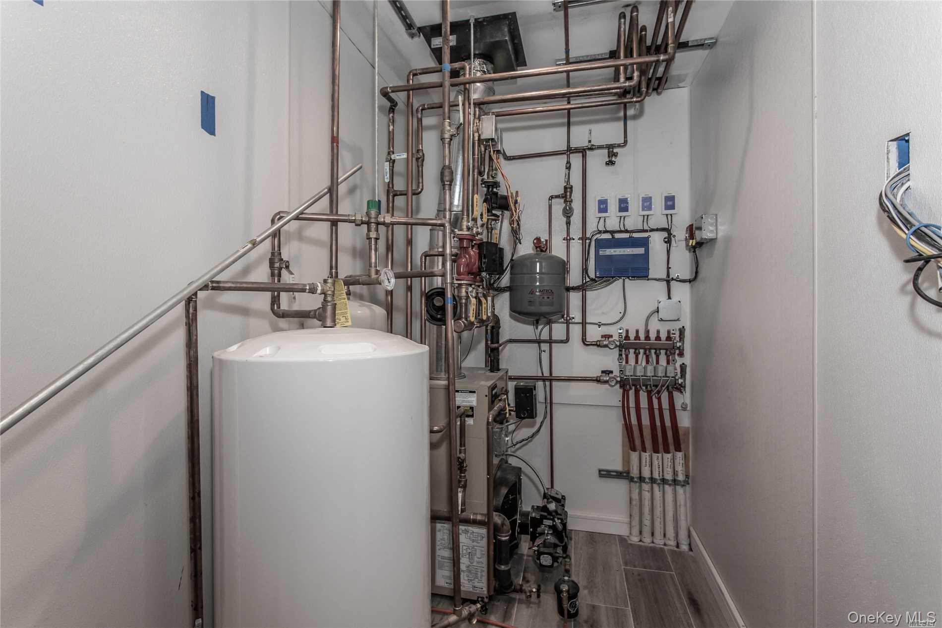 #20 photo, 292 Acre Lane, हिक्सविले Hicksville , NY 11801