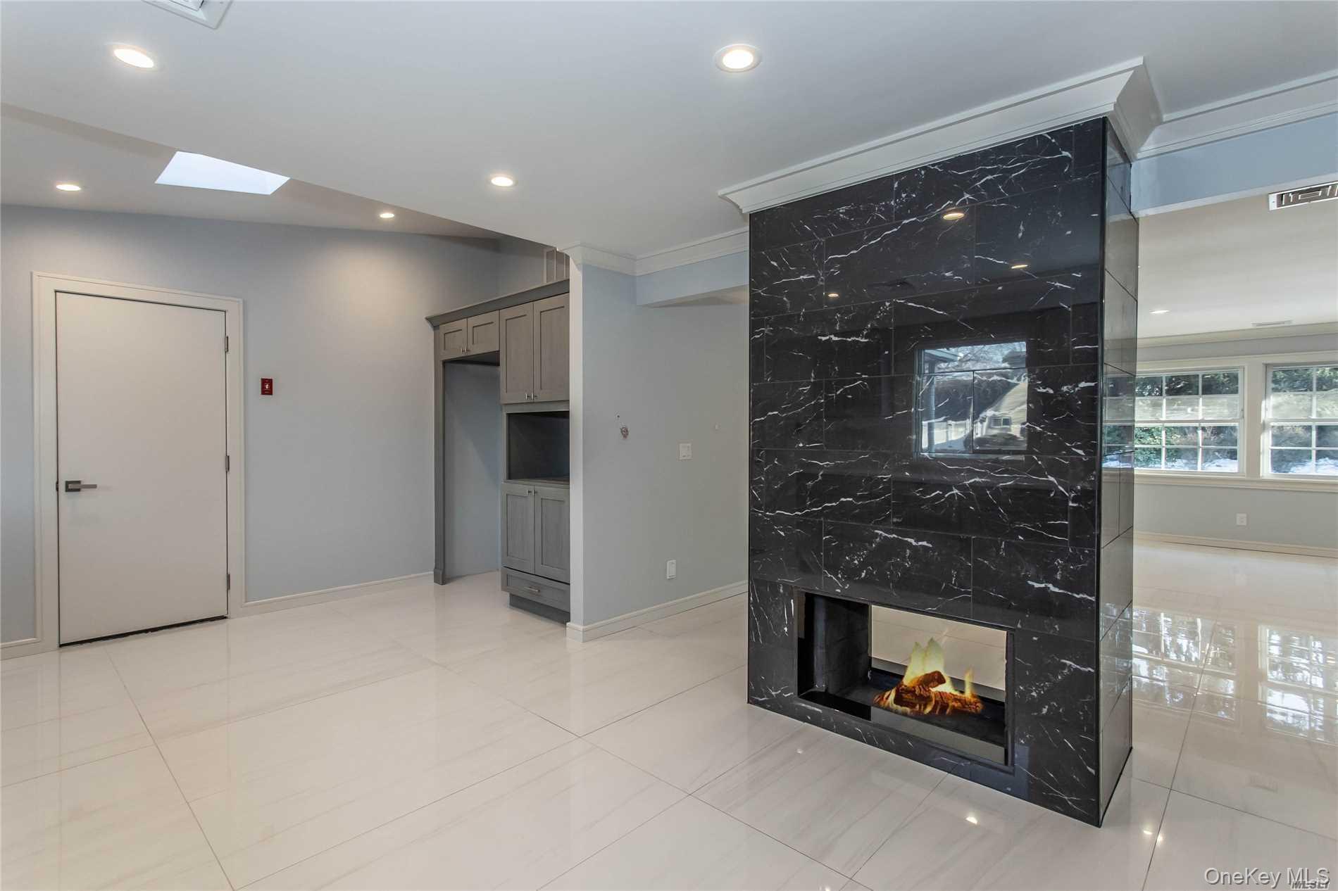 #5 photo, 292 Acre Lane, हिक्सविले Hicksville , NY 11801