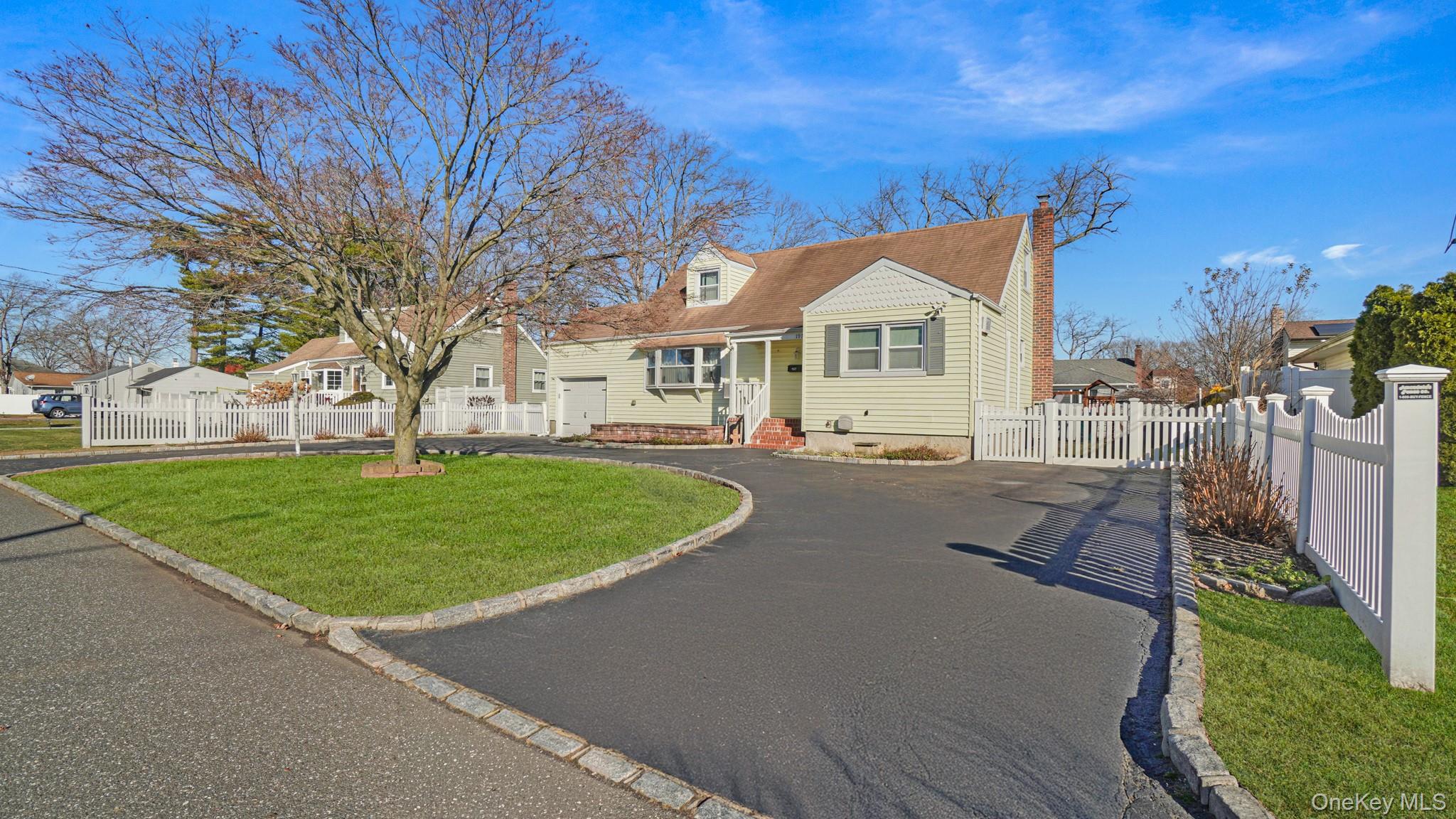 #2 photo, 197 W 5th Street, Deer Park , NY 11729