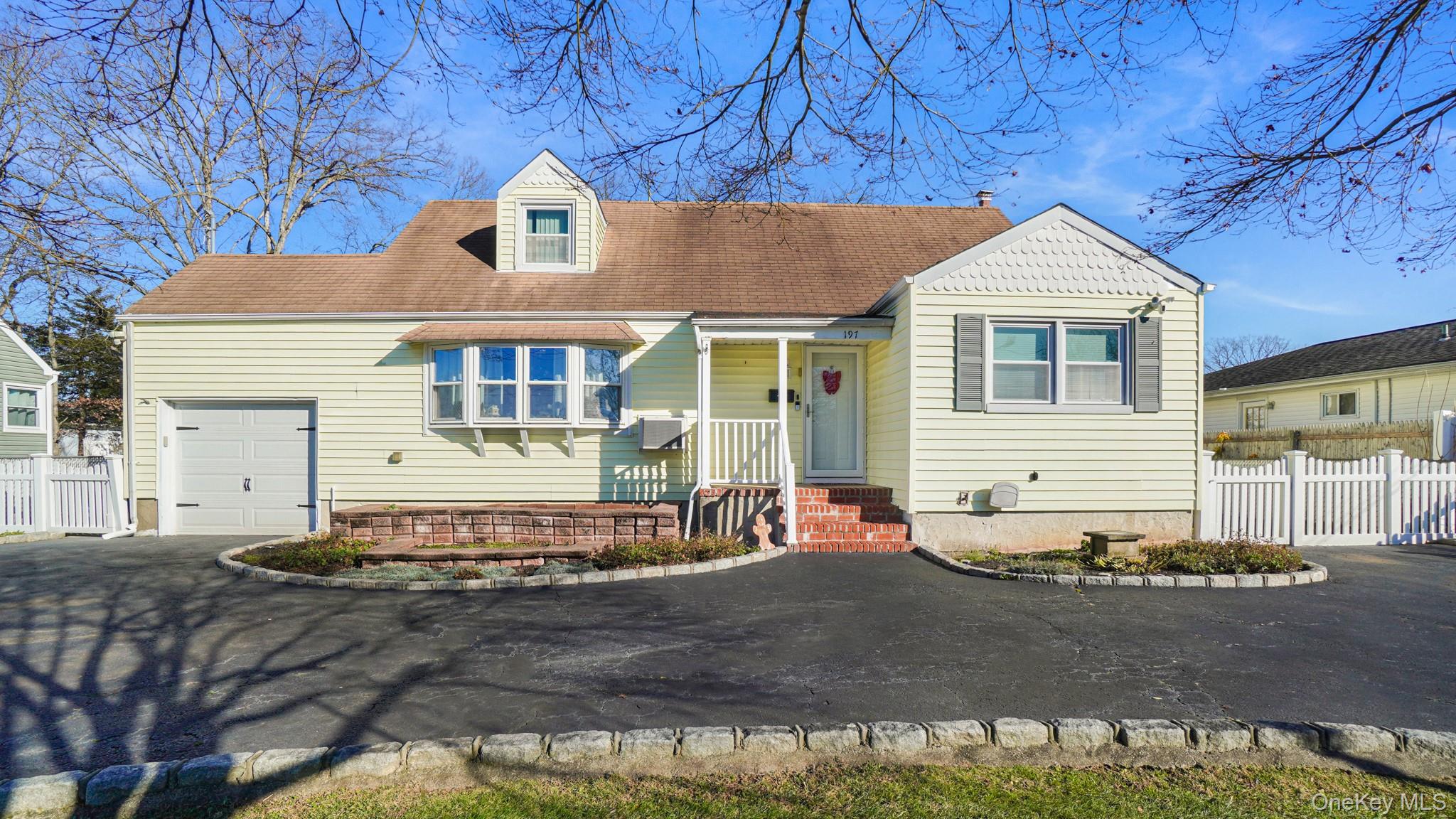 #3 photo, 197 W 5th Street, Deer Park , NY 11729