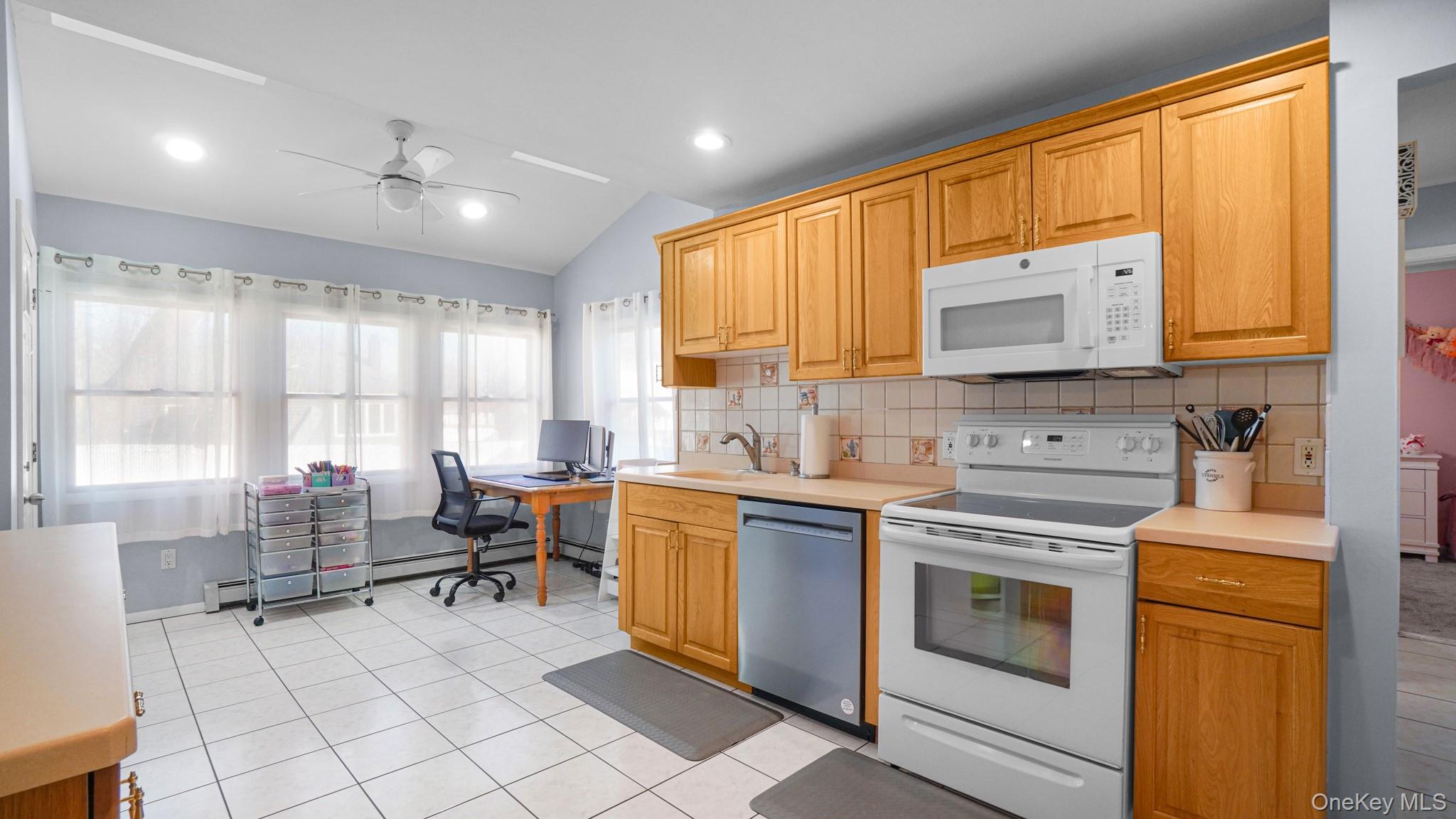 #9 photo, 197 W 5th Street, Deer Park , NY 11729