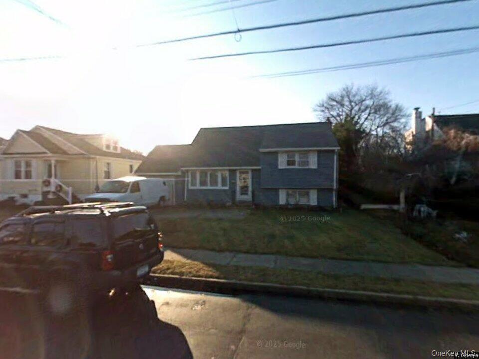 #1 photo, 14a Earl Place, Amity Harbor , NY 11701