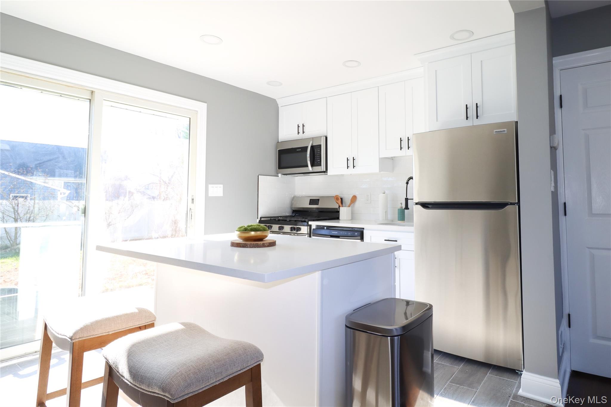 #13 photo, 14a Earl Place, Amity Harbor , NY 11701