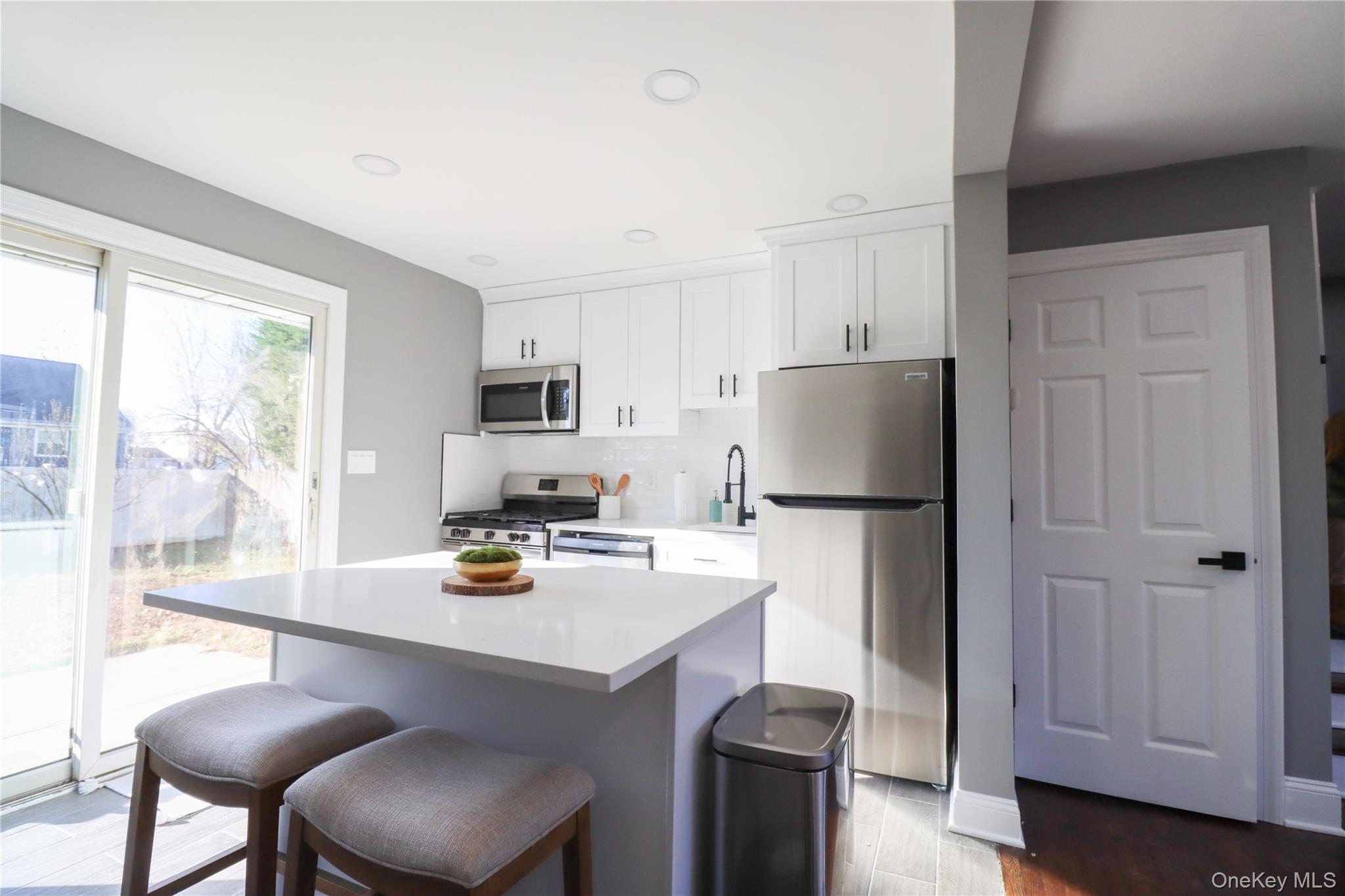 #14 photo, 14a Earl Place, Amity Harbor , NY 11701