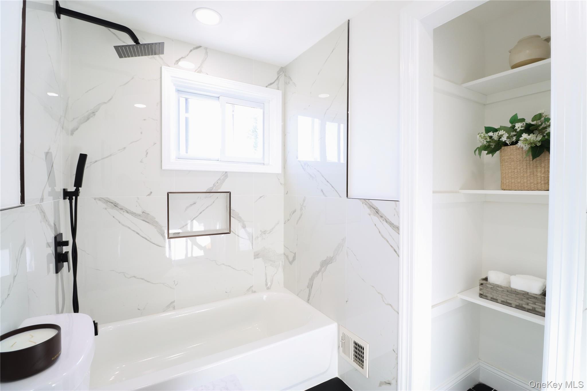 #17 photo, 14a Earl Place, Amity Harbor , NY 11701