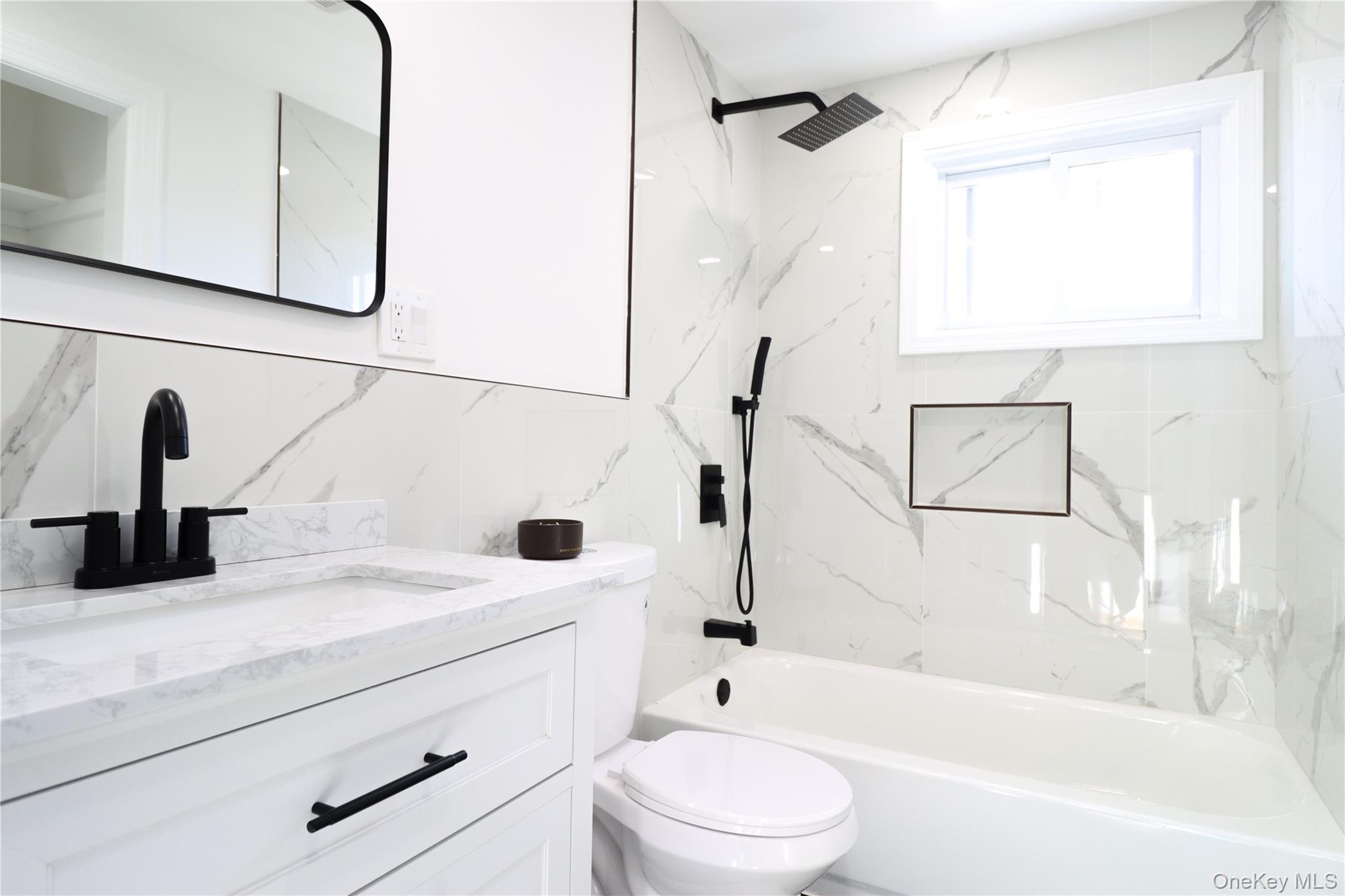 #18 photo, 14a Earl Place, Amity Harbor , NY 11701