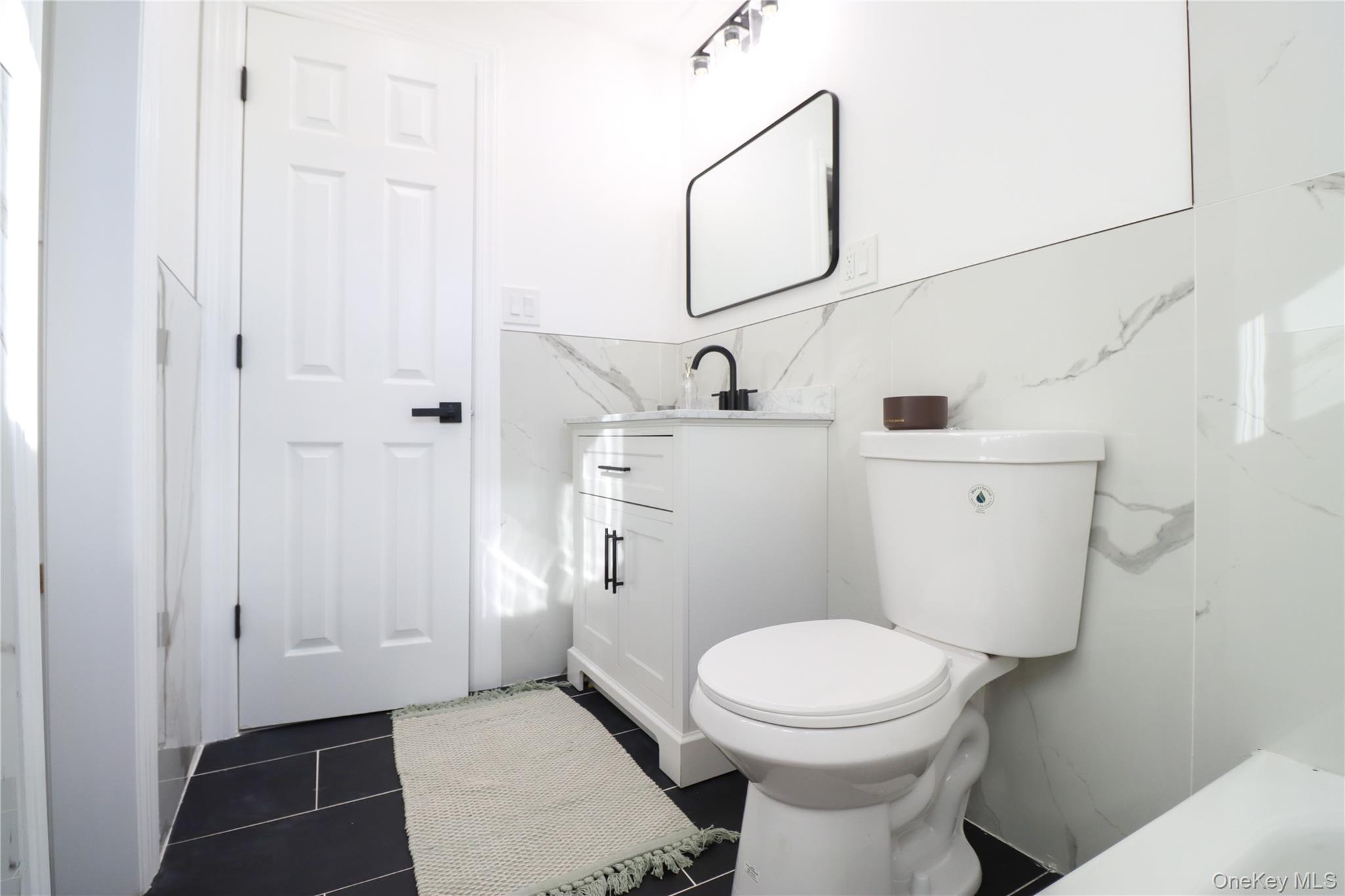 #19 photo, 14a Earl Place, Amity Harbor , NY 11701