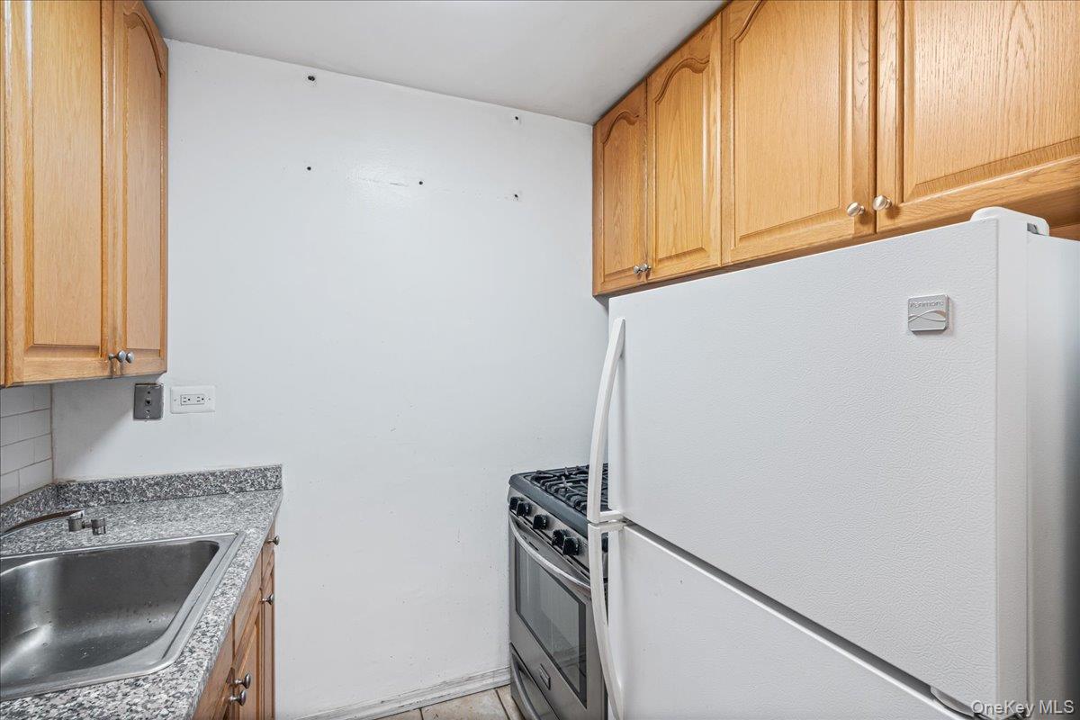 #13 photo, 17-85 215 Street, Куинс ‖ Bayside , NY 11360